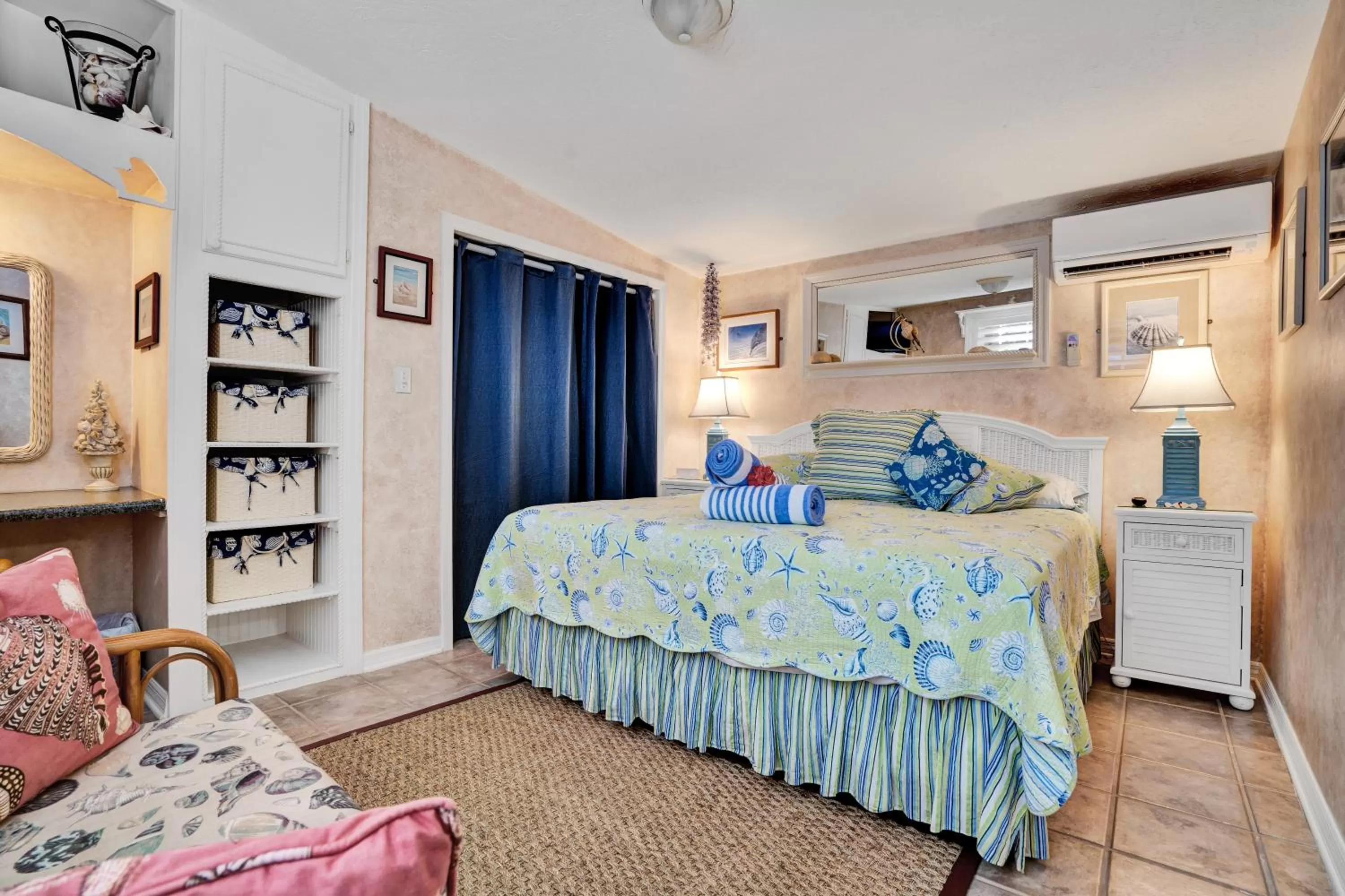 Bed in Island Bay Resort