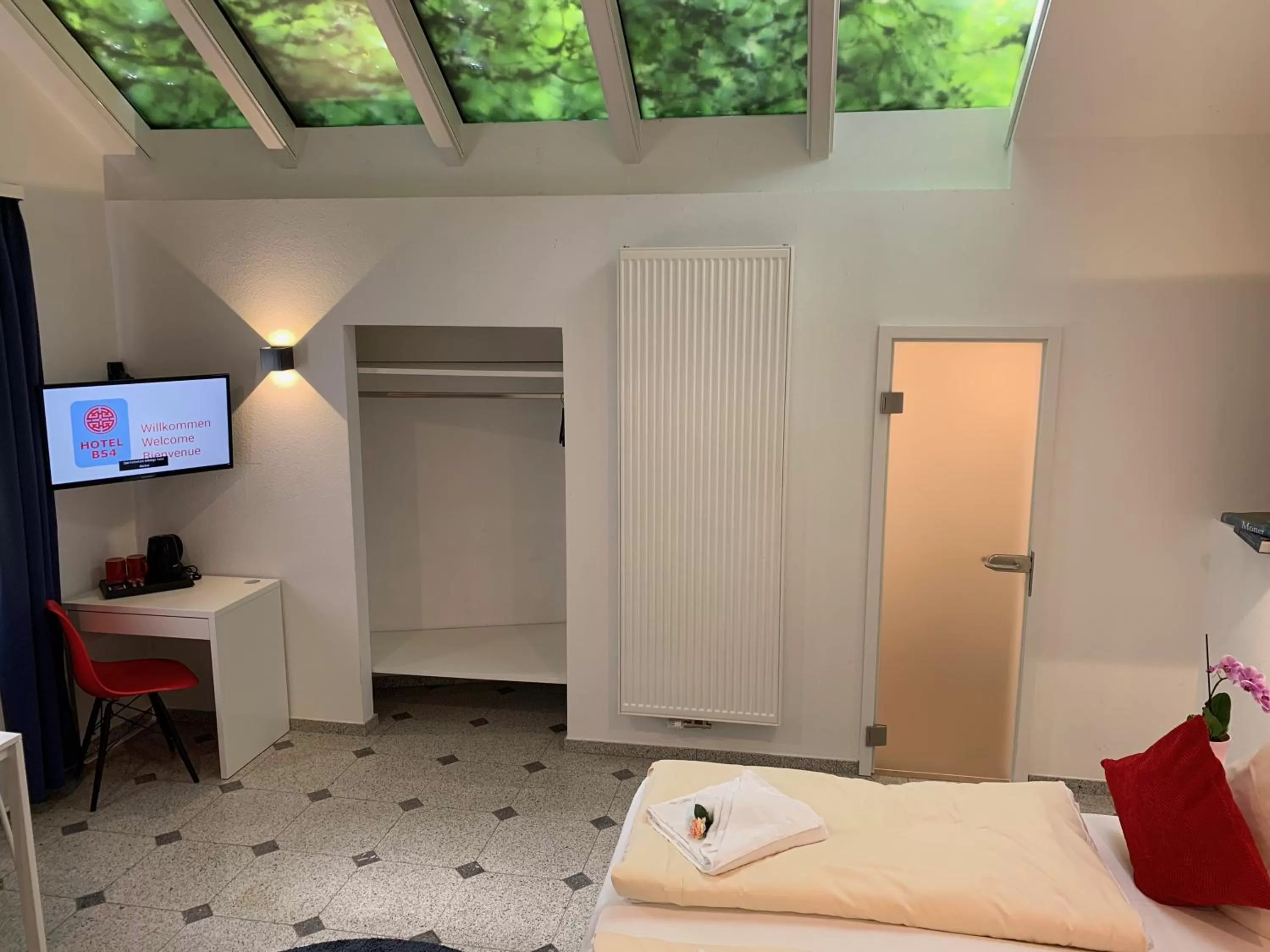 Bed in Hotel B54 Heidelberg City