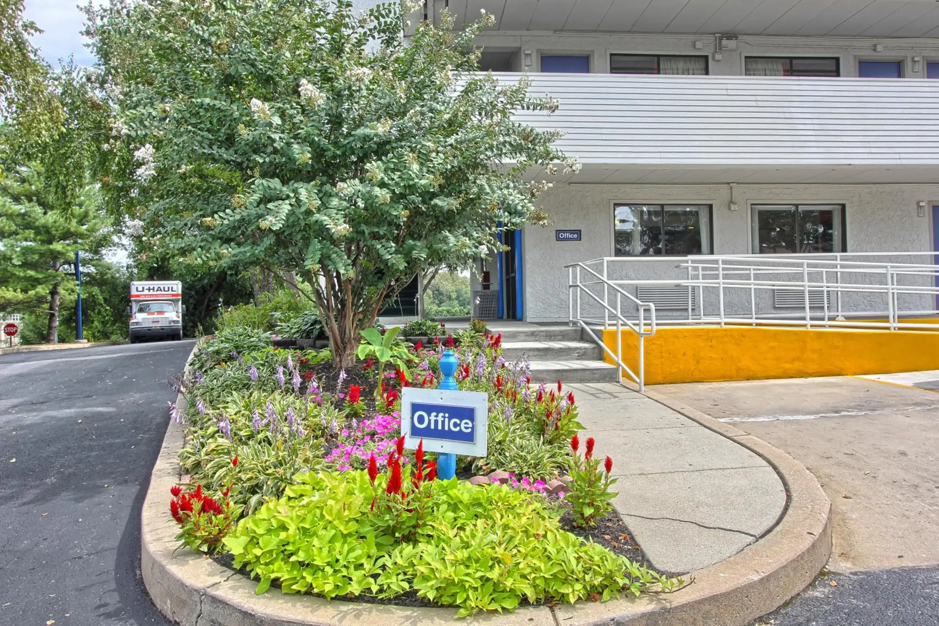 Property building in Motel 6-York, PA