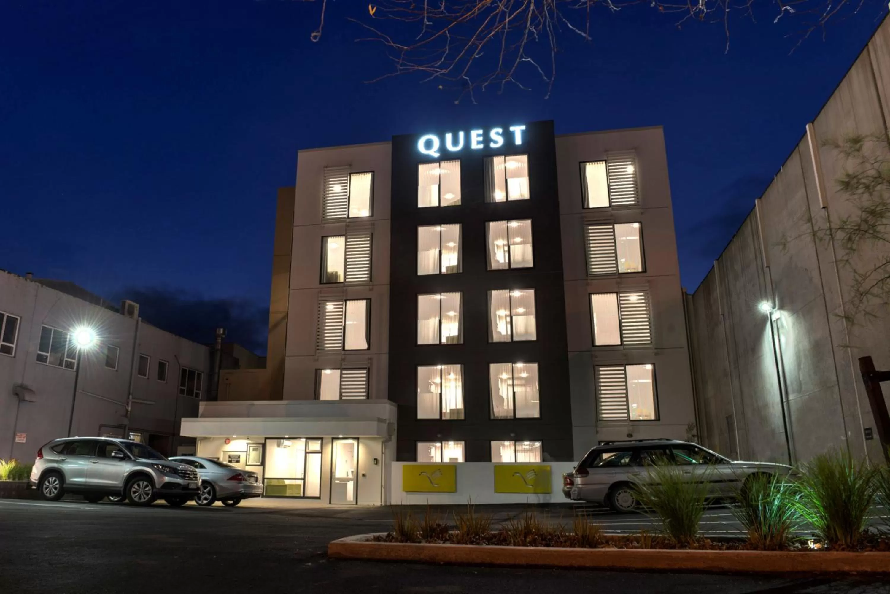 Facade/entrance in Quest Nelson