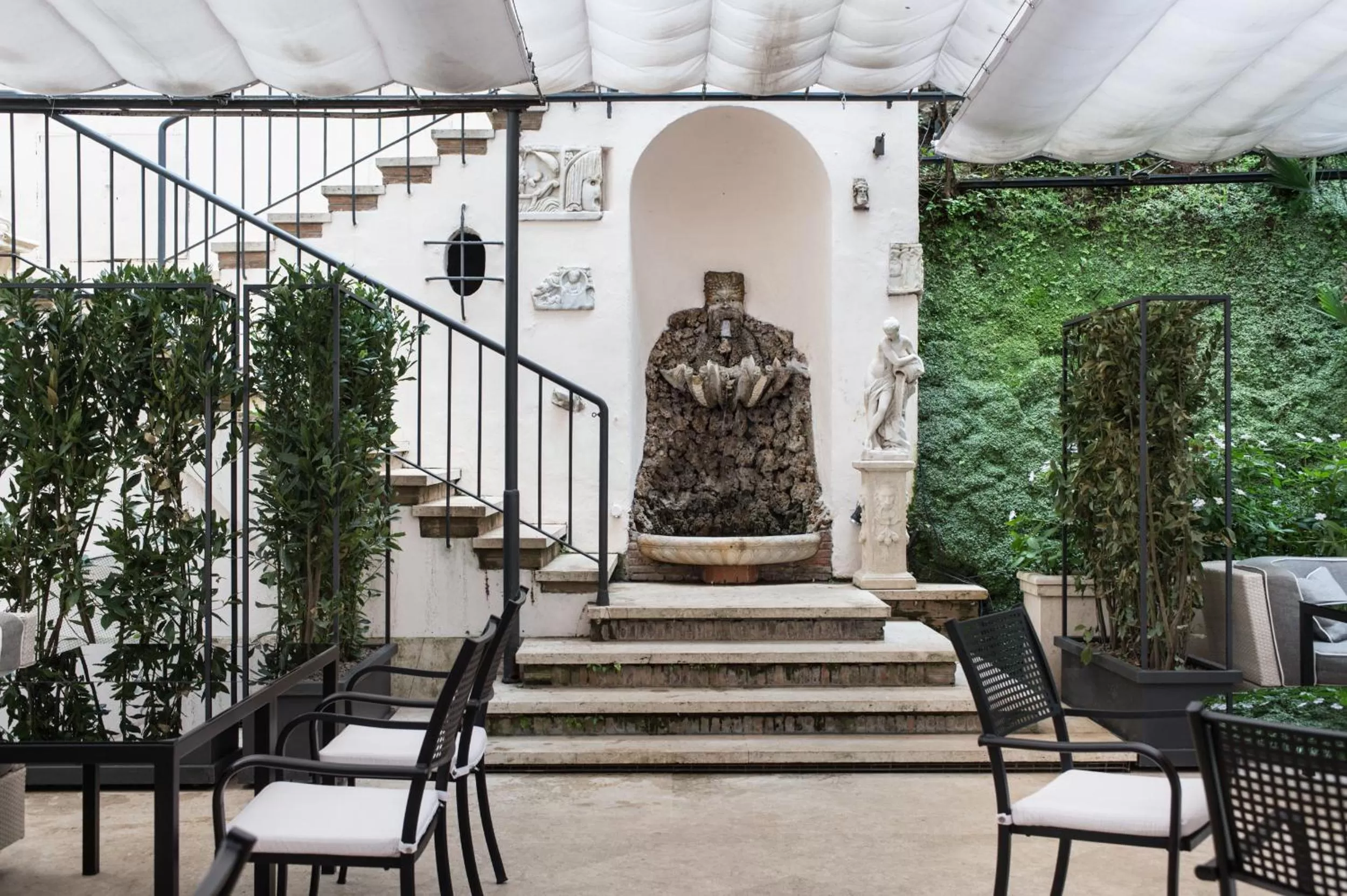 Decorative detail in Hassler Roma