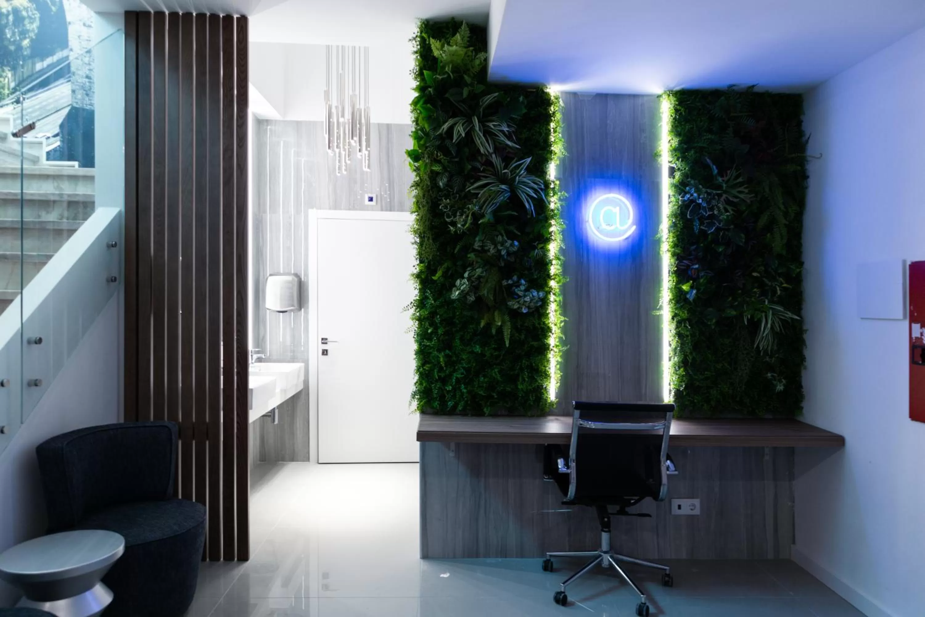 Communal lounge/ TV room in Zurin Charm Hotel