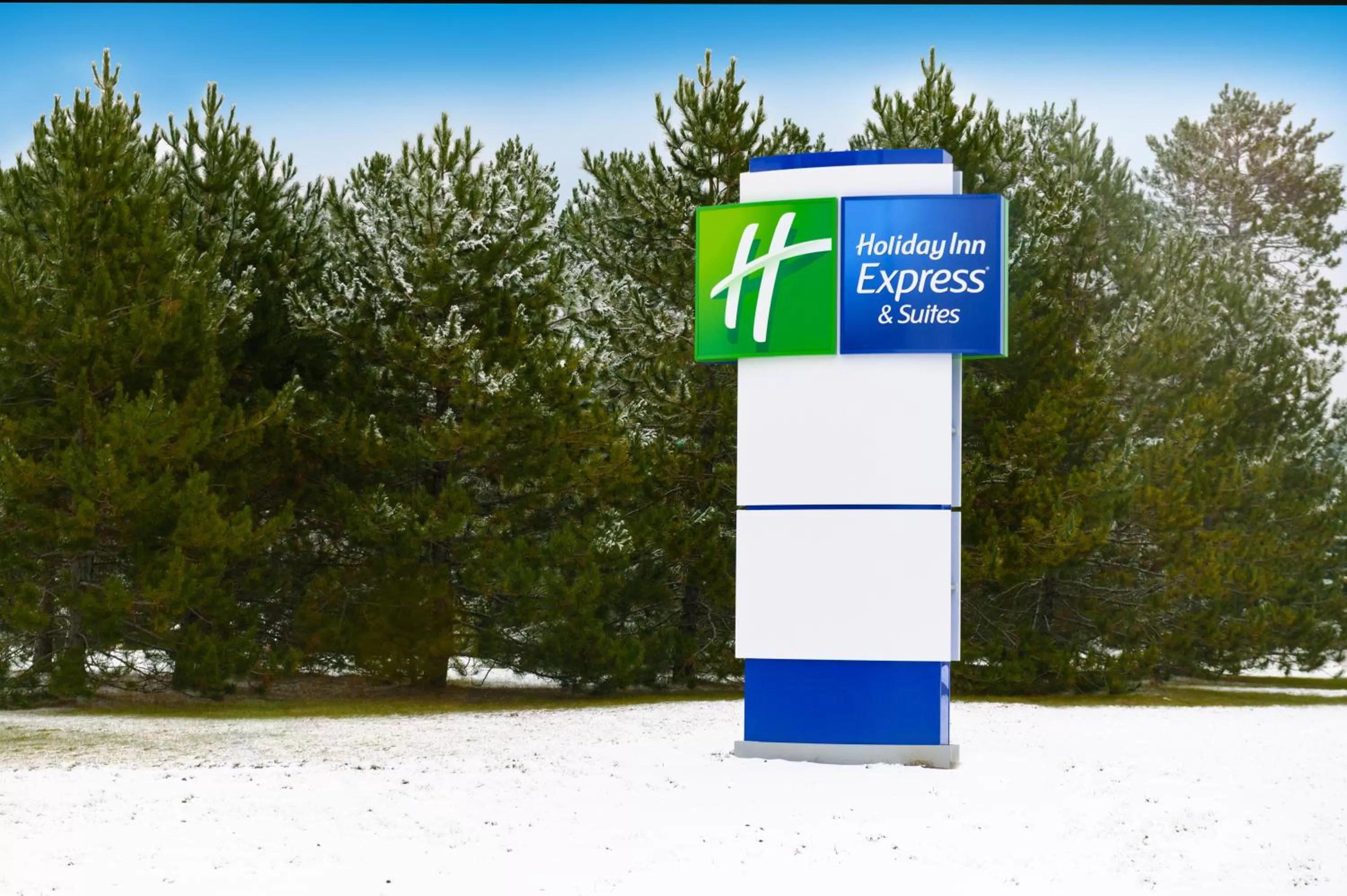 Property building in Holiday Inn Express & Suites Hayward by IHG