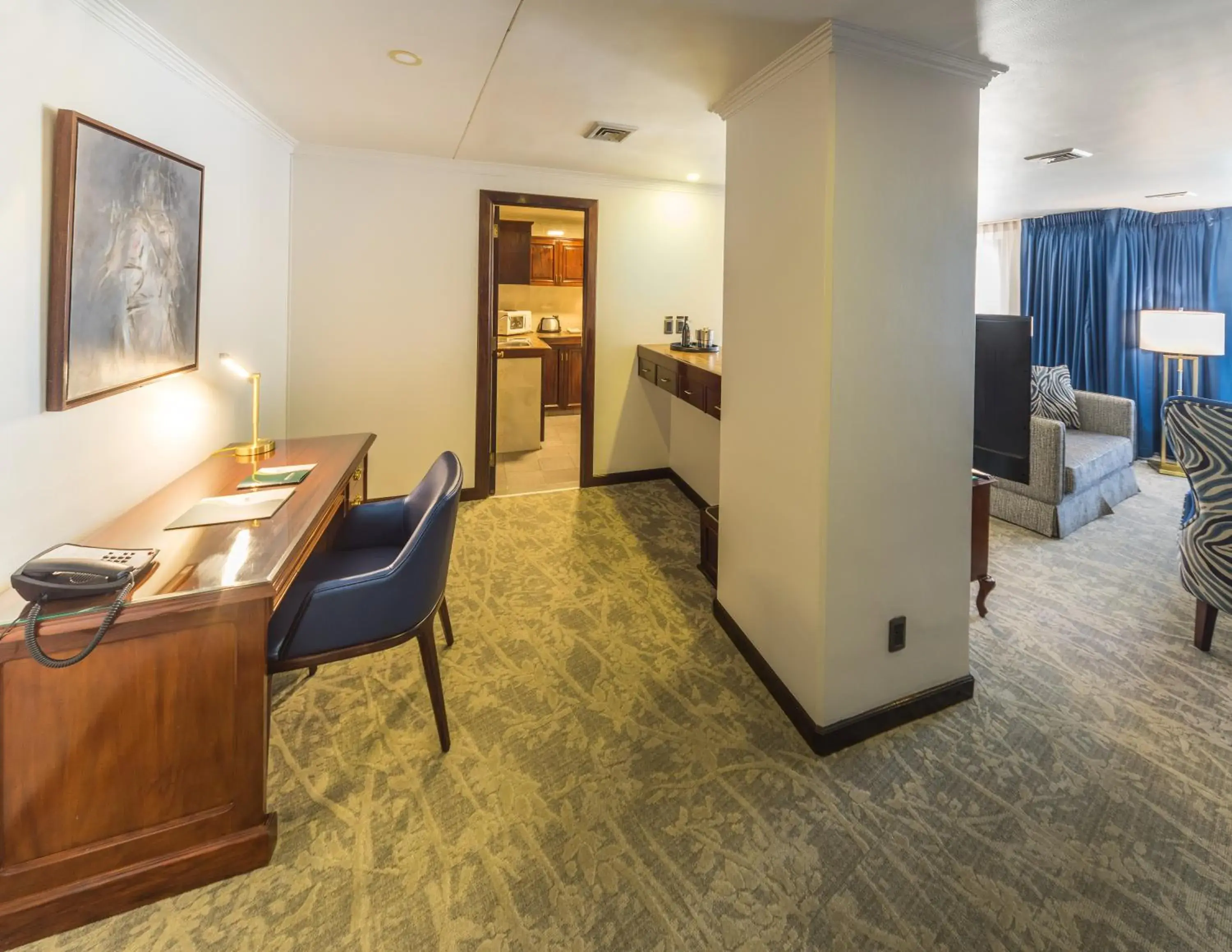 Living room, Bed in Ritz Apart Hotel Living room, Bed in Ritz Apart Hotel