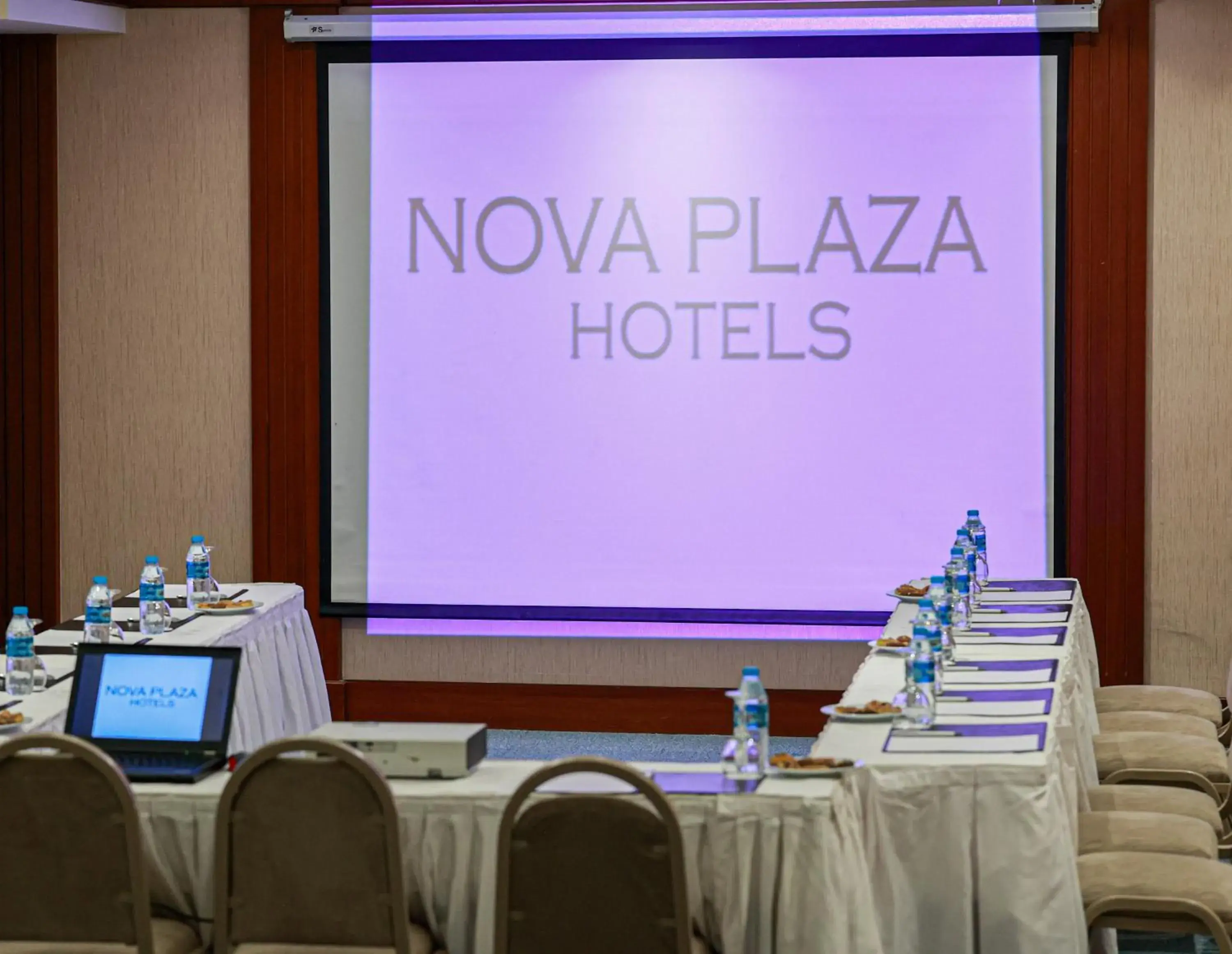 Logo/Certificate/Sign in Nova Plaza Park Hotel