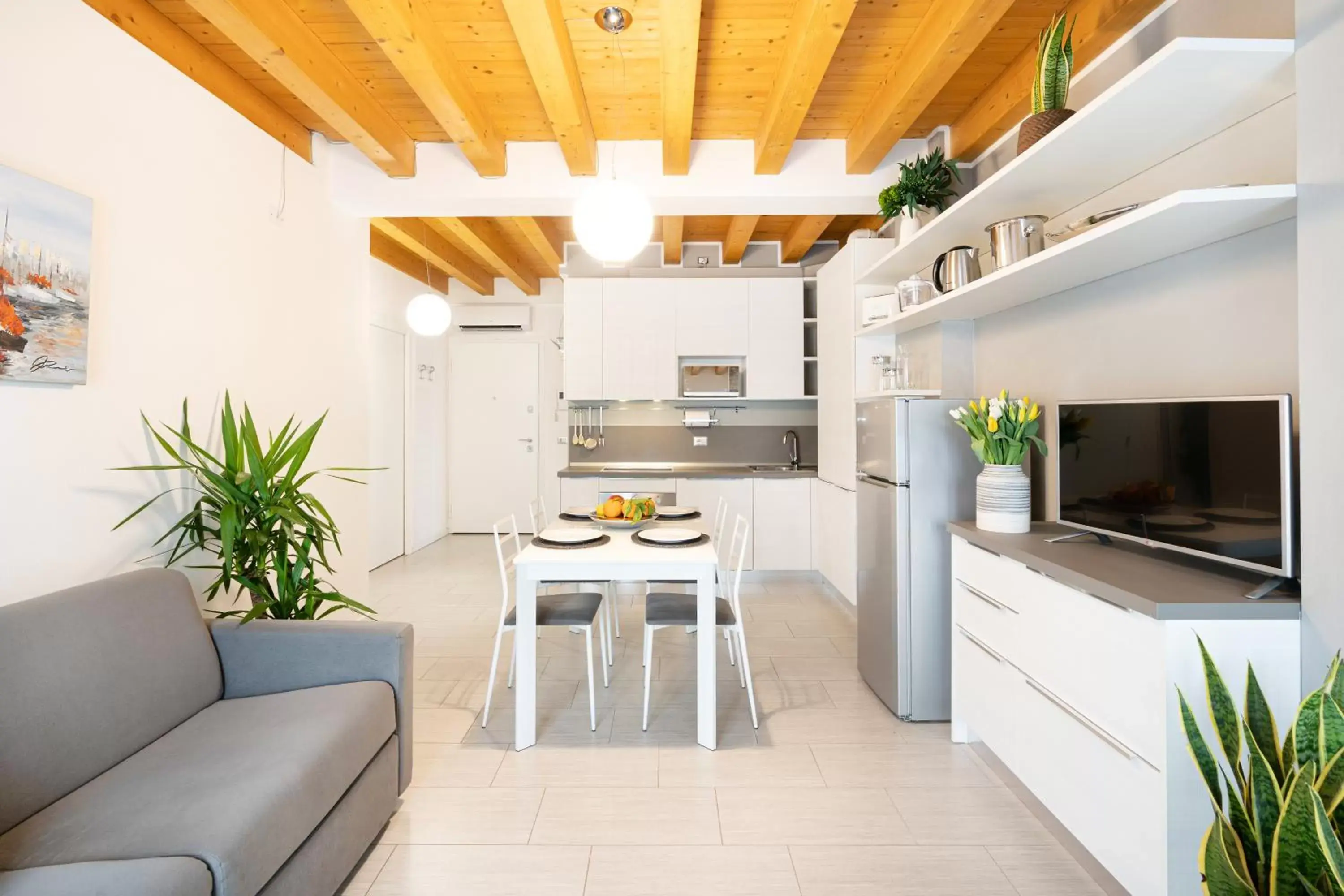 Kitchen or kitchenette, Seating Area in Ca' Degli Antichi Giardini Apartments