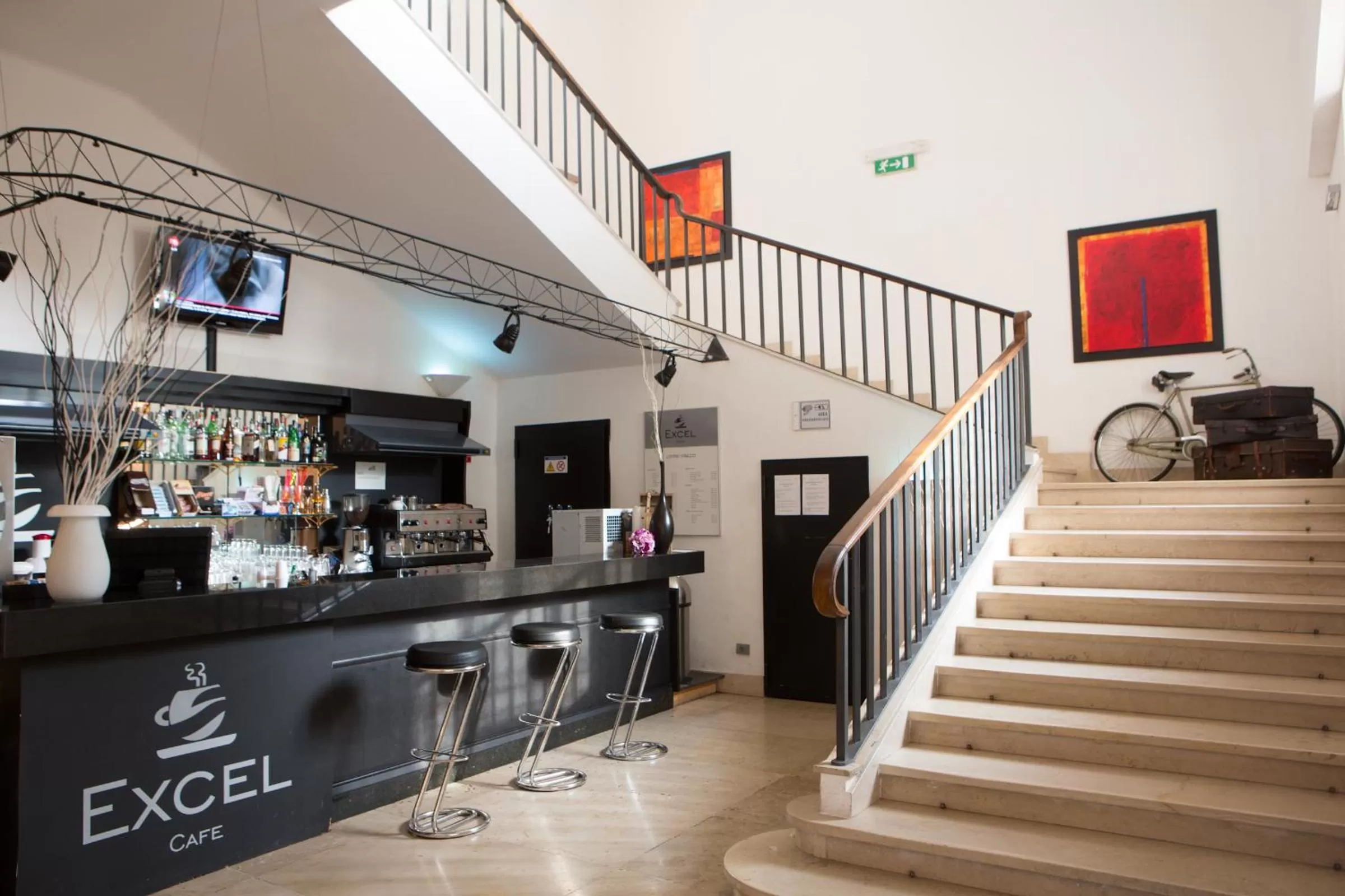 Lounge or bar in LH Hotel Excel Roma Montemario
