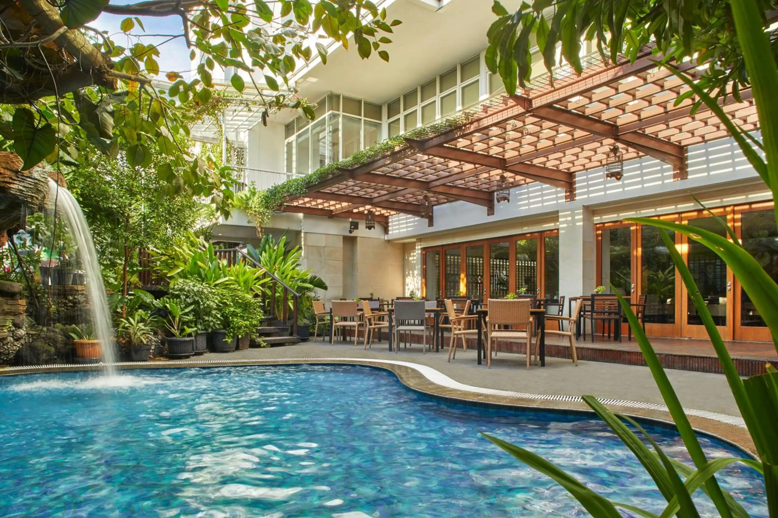 Swimming Pool in Jambuluwuk Malioboro Hotel Yogyakarta