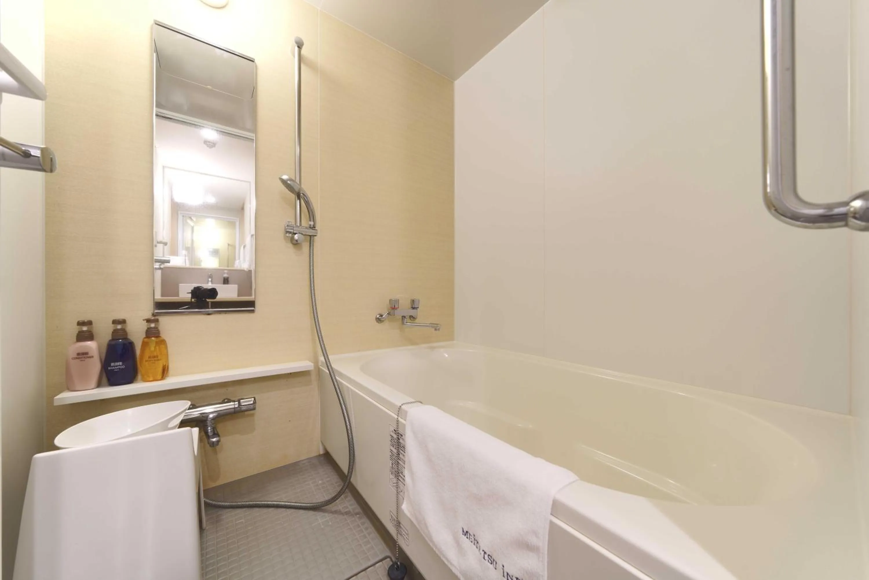 Bathroom in Meitetsu Inn Hamamatsucho