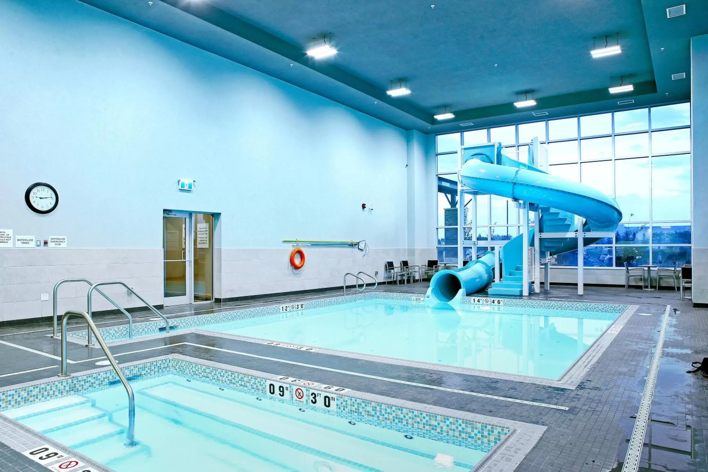 Swimming pool, Water Park in Holiday Inn Hotel & Suites - Calgary Airport North, an IHG Hotel