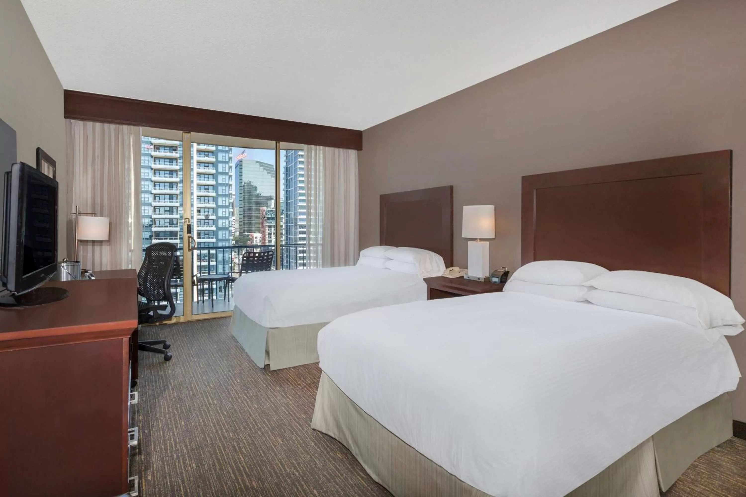 Photo of the whole room, Bed in Wyndham San Diego Bayside