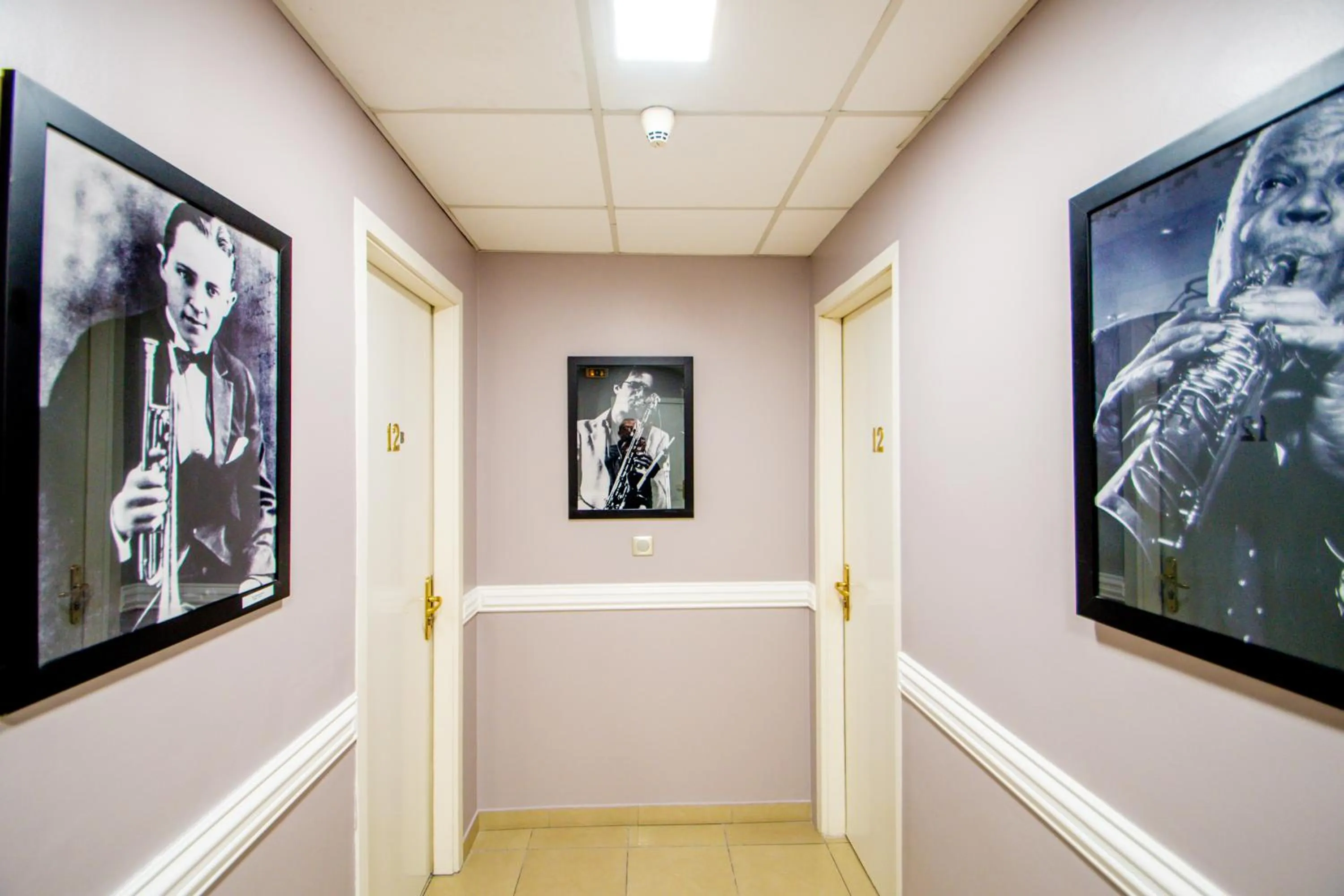 Decorative detail in Hôtel Parisien