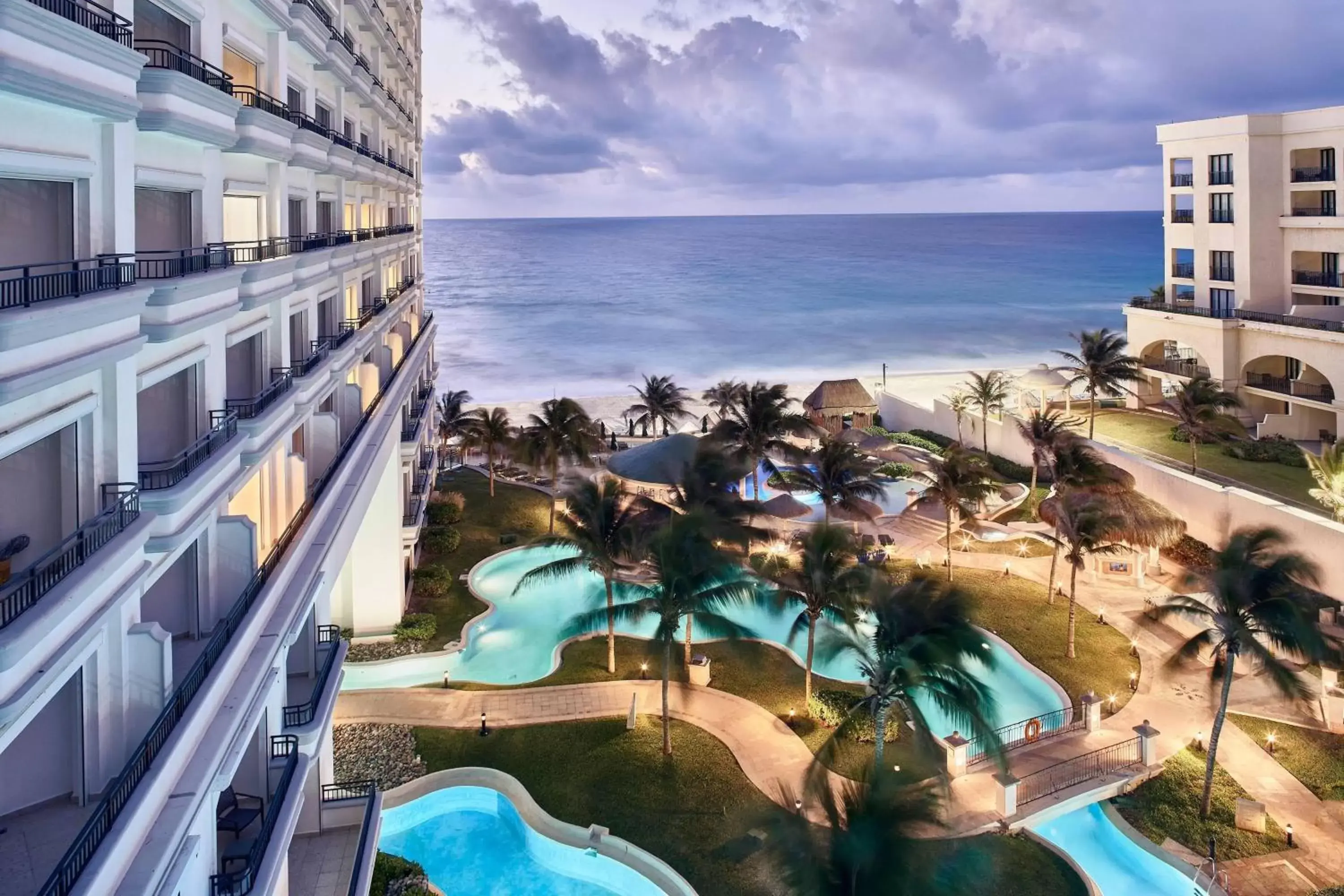 Photo of the whole room, Pool View in JW Marriott Cancun Resort & Spa