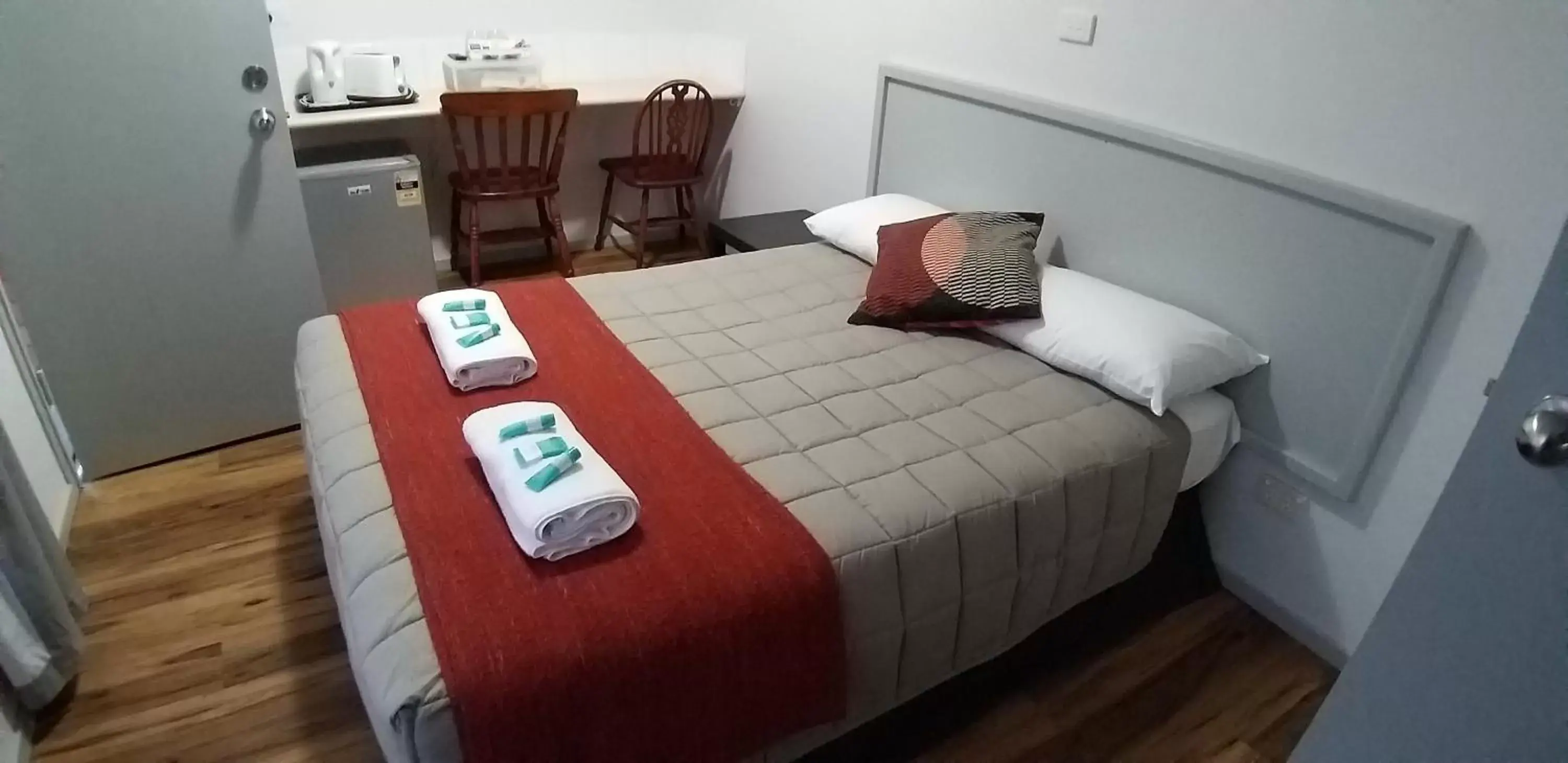 Bed in Taree Country Motel
