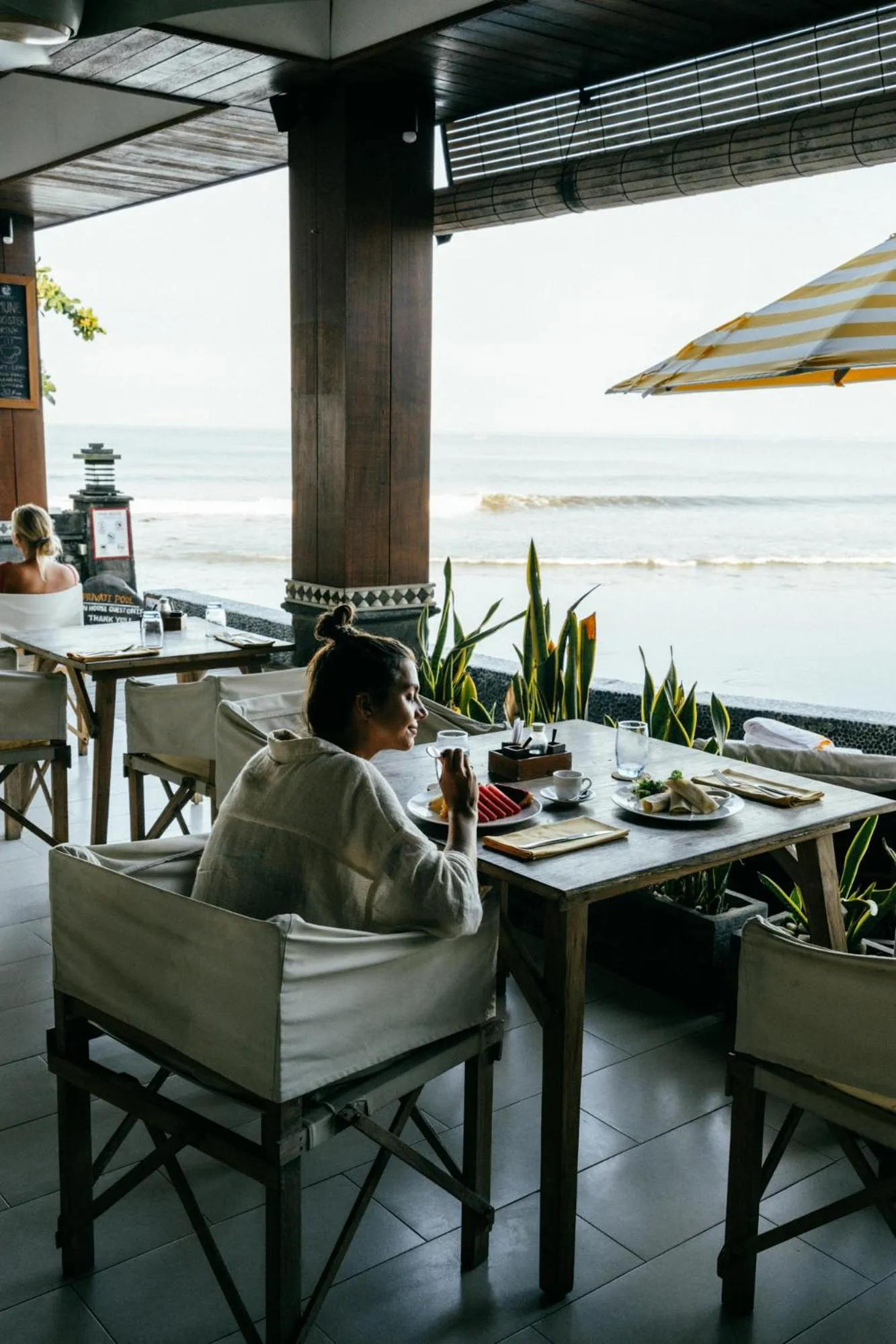 Restaurant/places to eat in Bombora Medewi