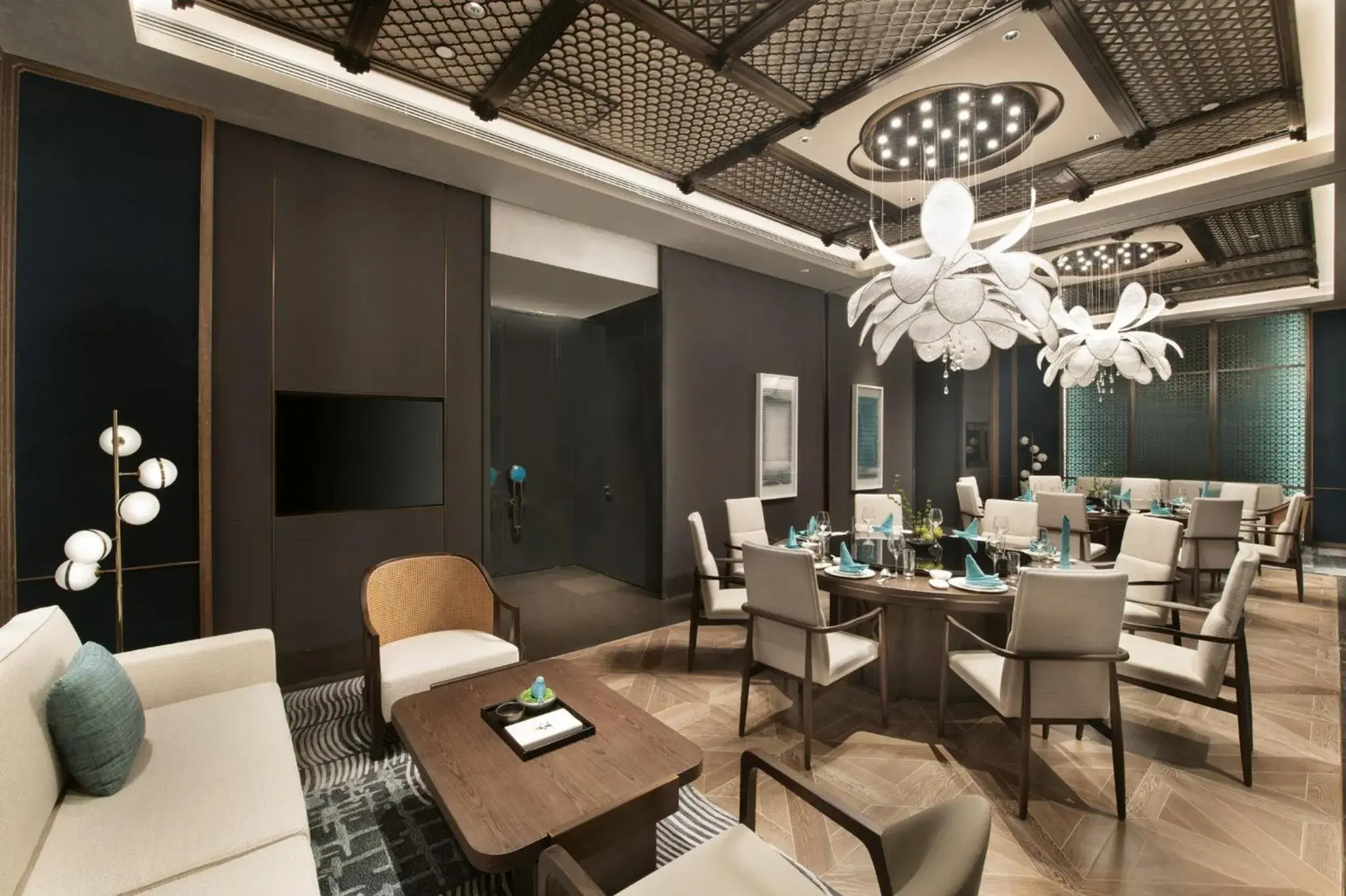 Restaurant/places to eat in Crowne Plaza Wuhan Optics Valley by IHG Restaurant/places to eat in Crowne Plaza Wuhan Optics Valley by IHG