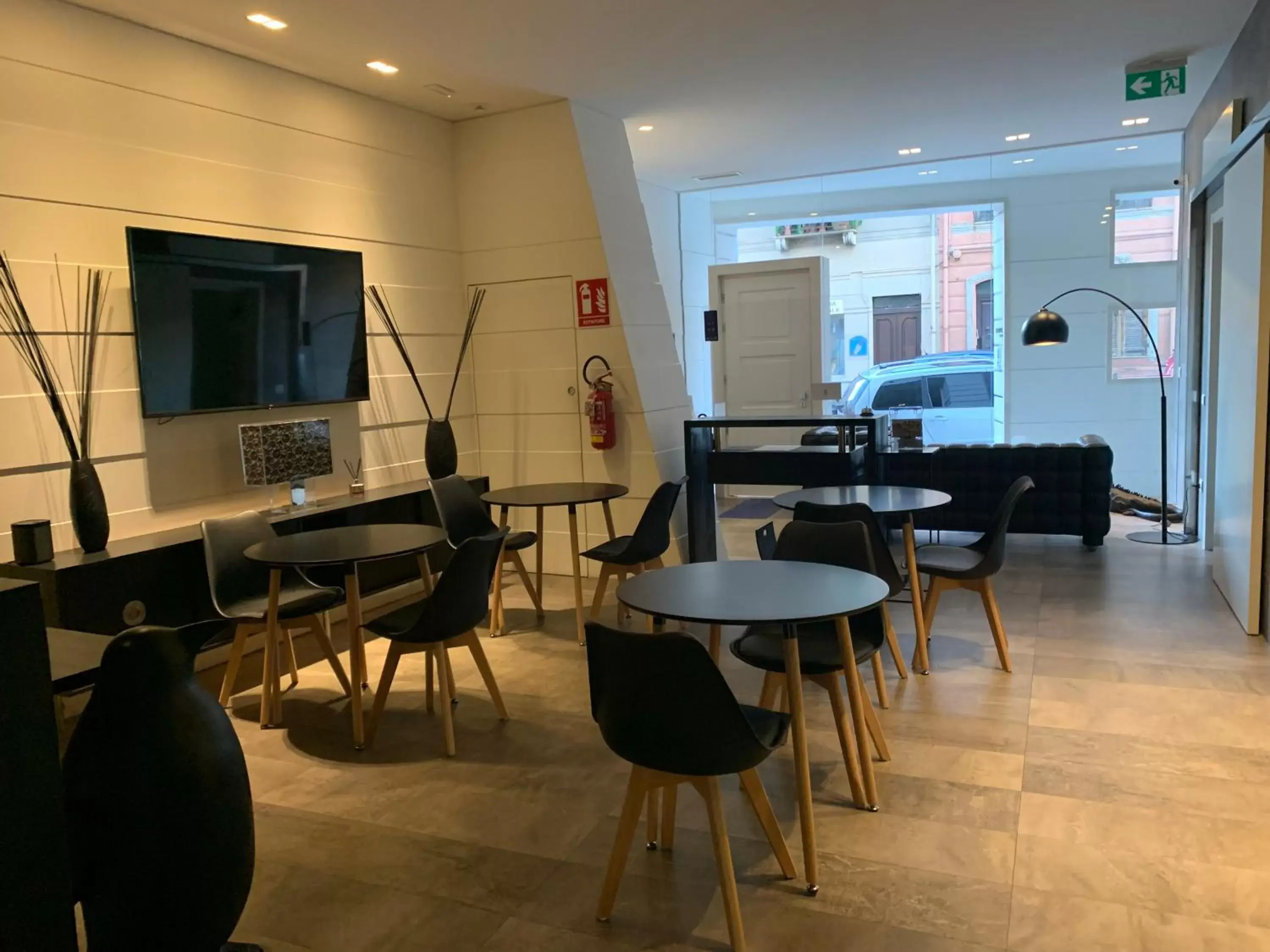 Communal lounge/ TV room, Dining Area in Neko Boutique Hotel