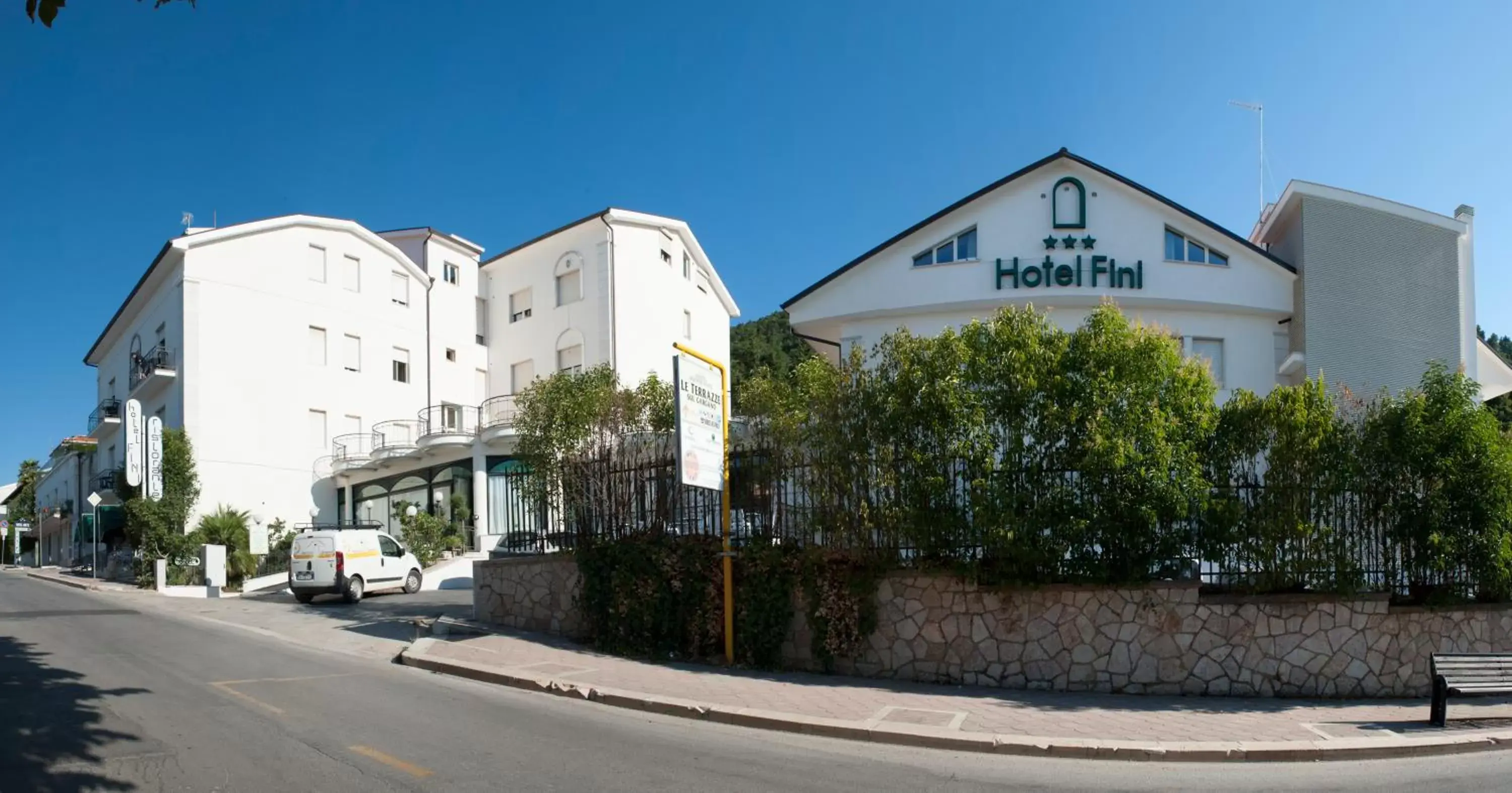 Facade/entrance, Property Building in Hotel Fini