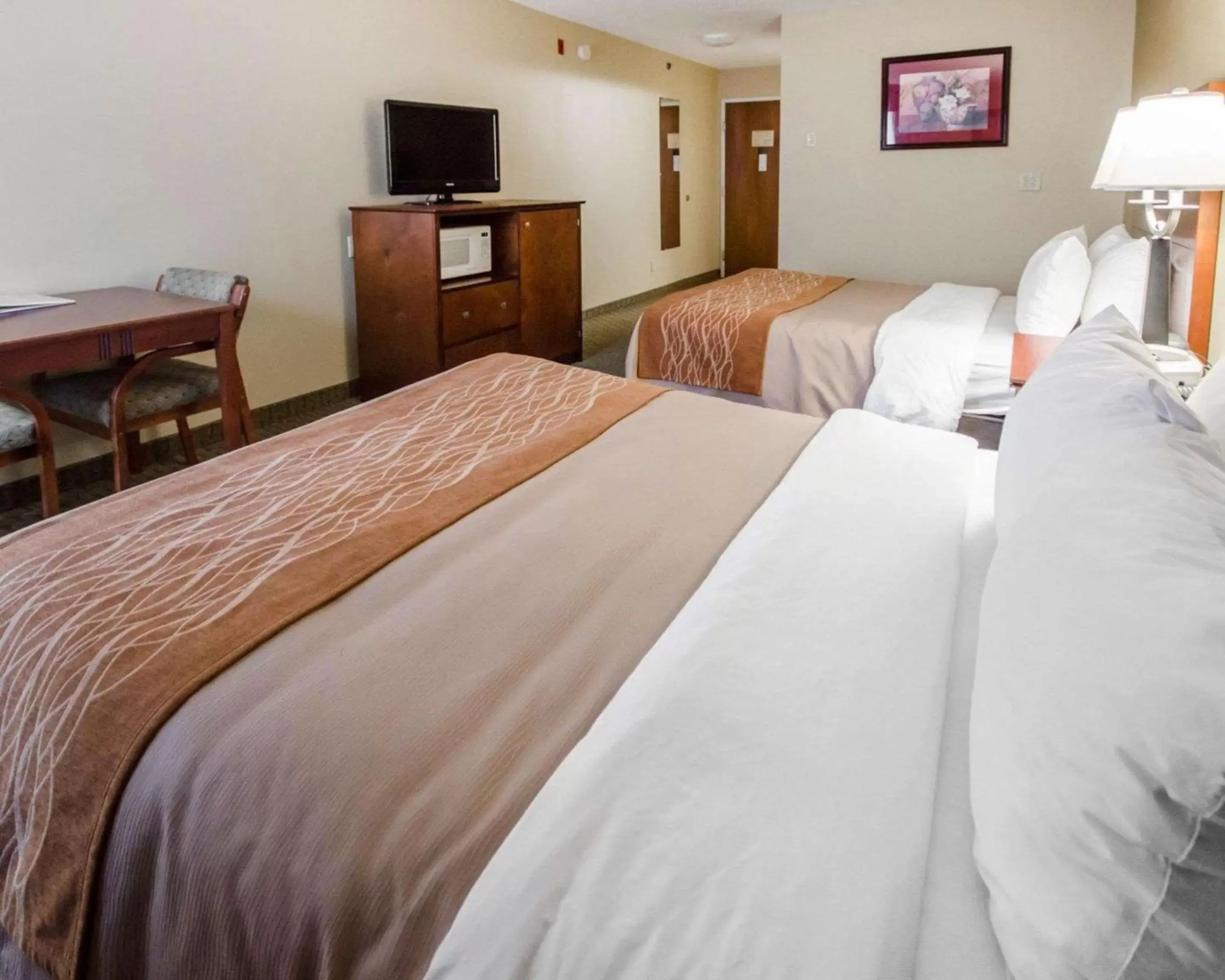 Photo of the whole room, Bed in Comfort Inn Henderson