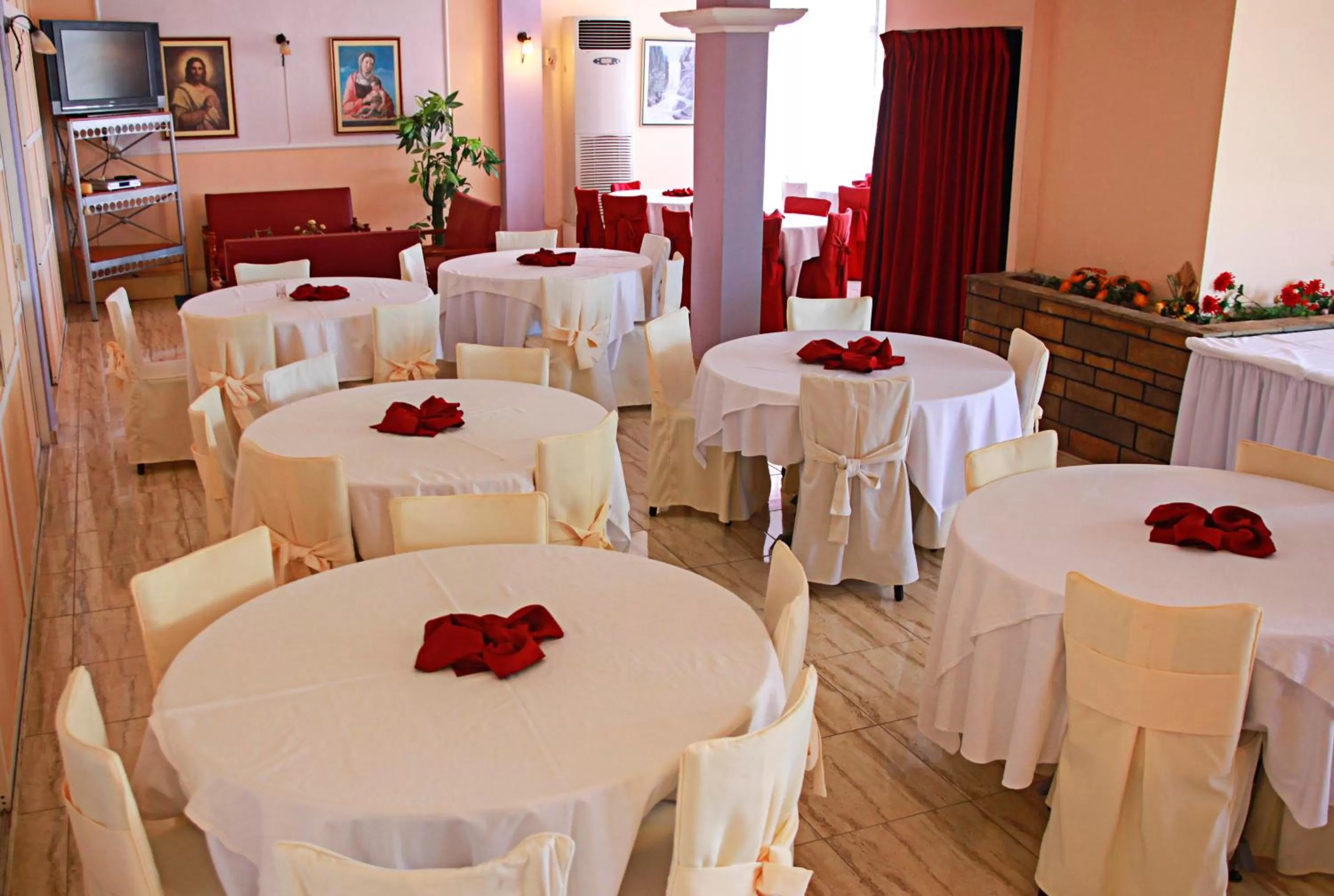 Dining area in Achillion Palace