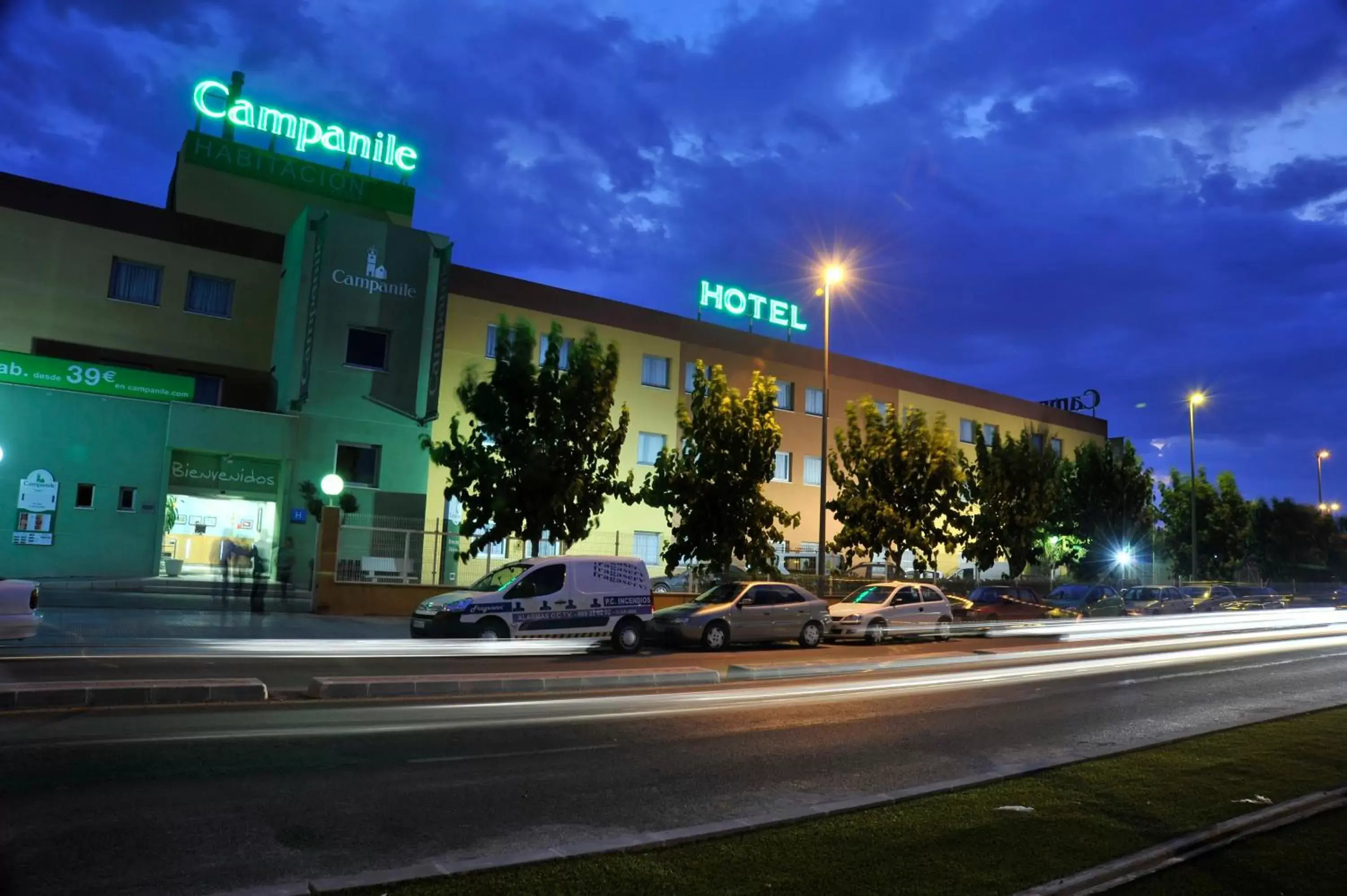 Facade/entrance, Property Building in Campanile Hotel Murcia
