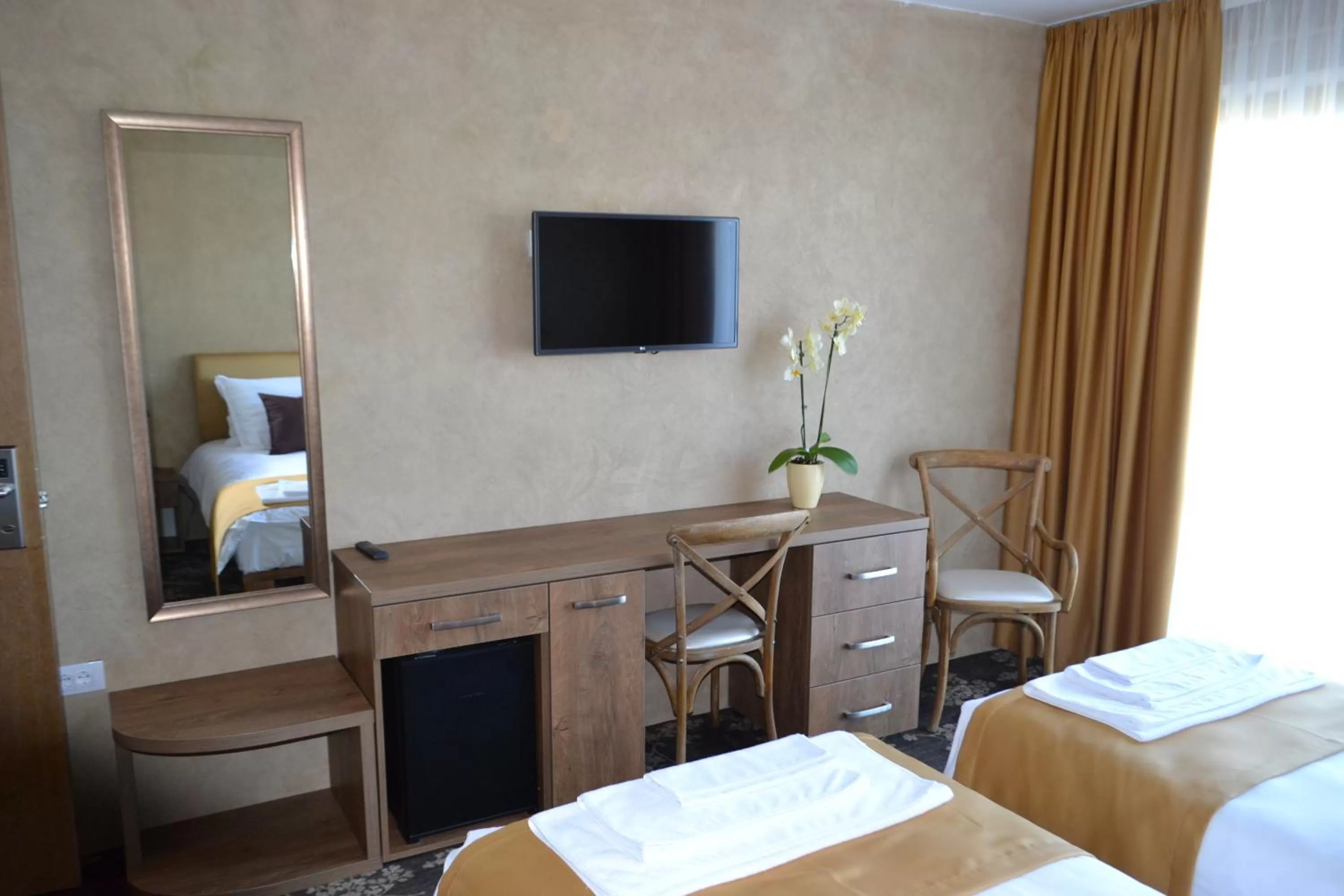 Bed in Garni Hotel Chicha - Winery ŠKRBIĆ