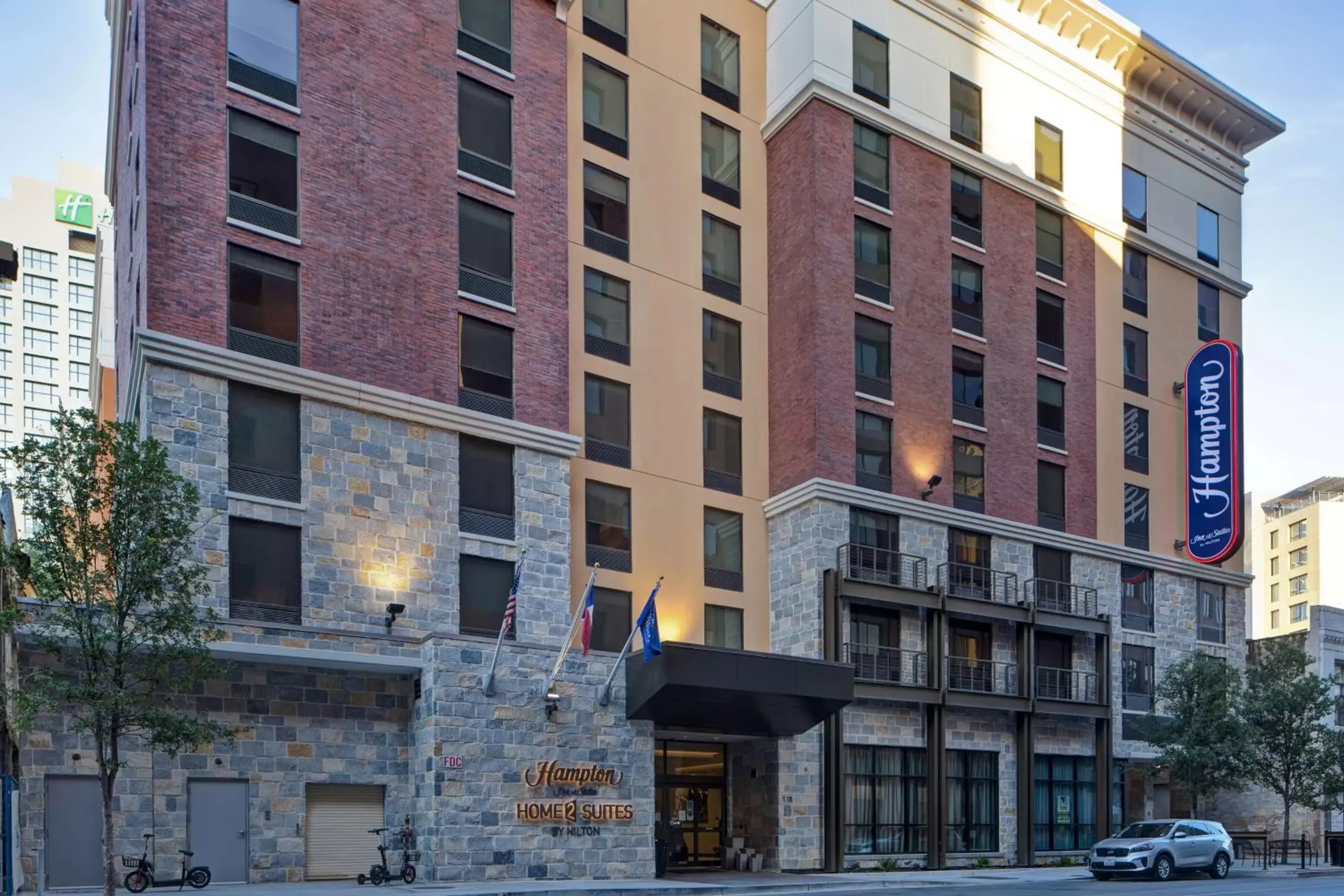 Property Building in Hampton Inn & Suites San Antonio Riverwalk