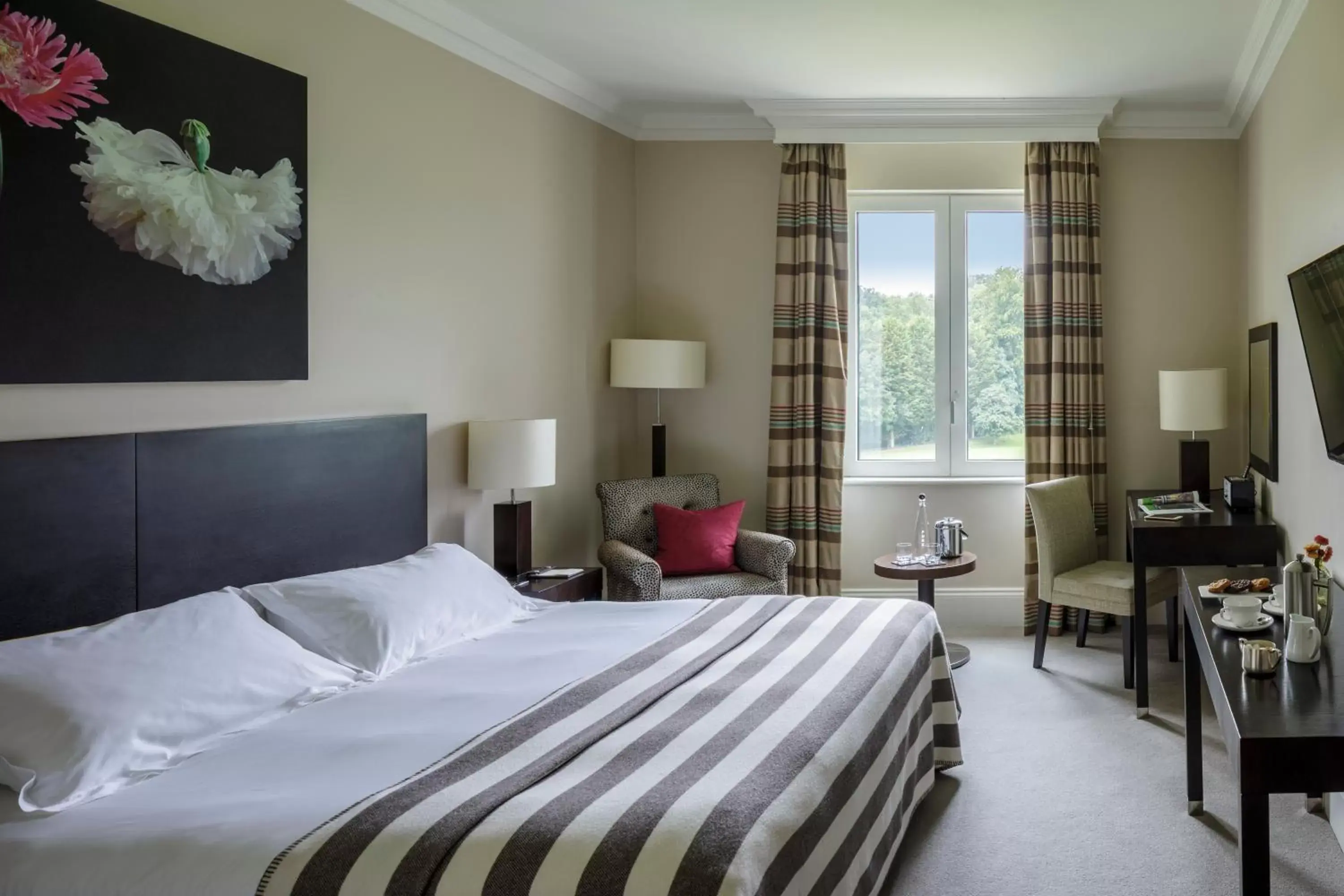 Bedroom, Bed in Bowood Hotel, Spa, and Golf Resort