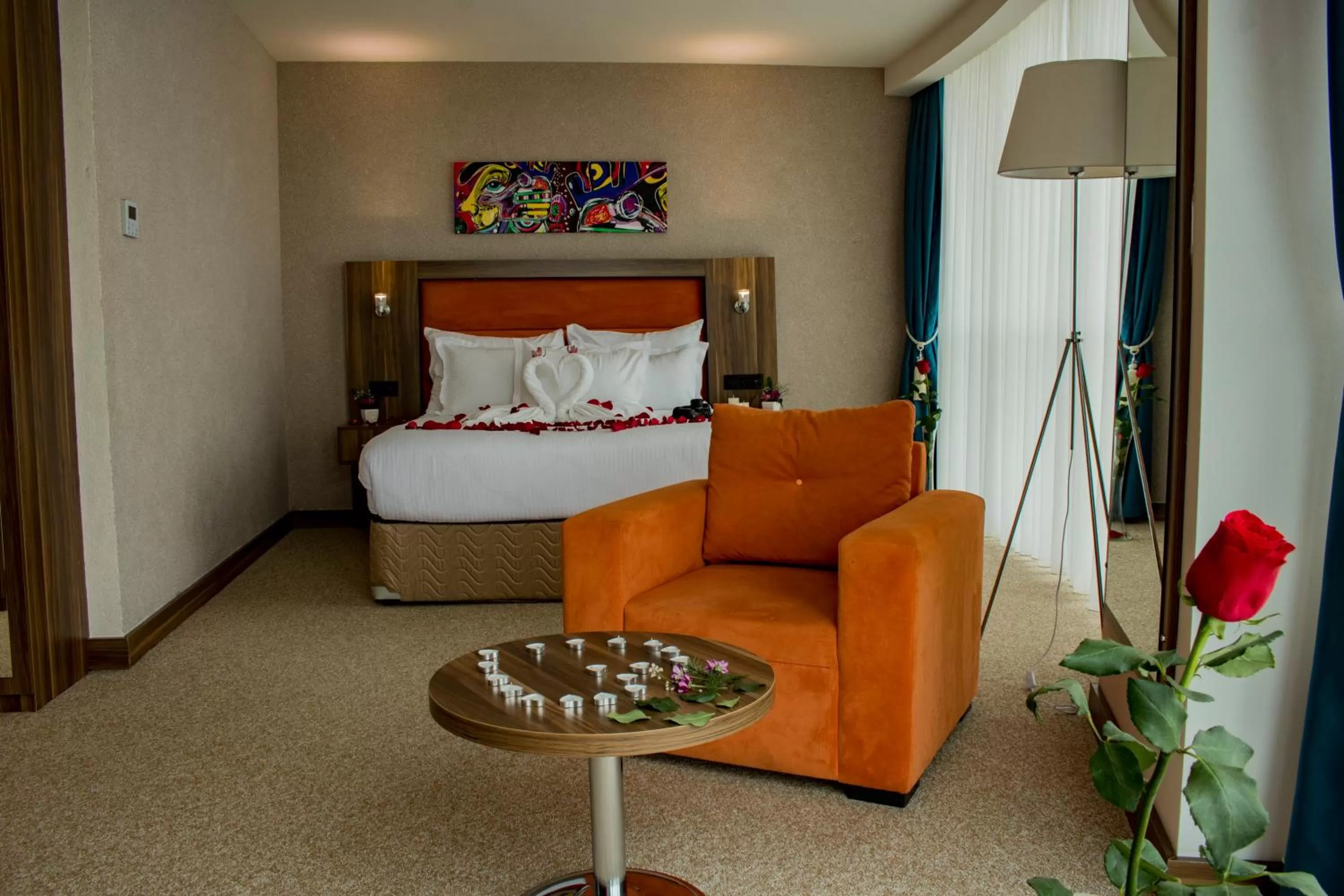 Photo of the whole room, Bed in Sky Tower King Hotel