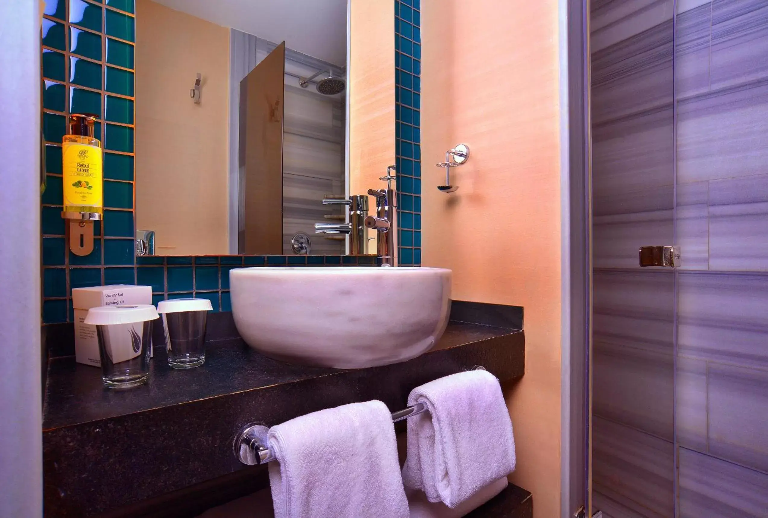 Bathroom in Pera Tulip Hotel