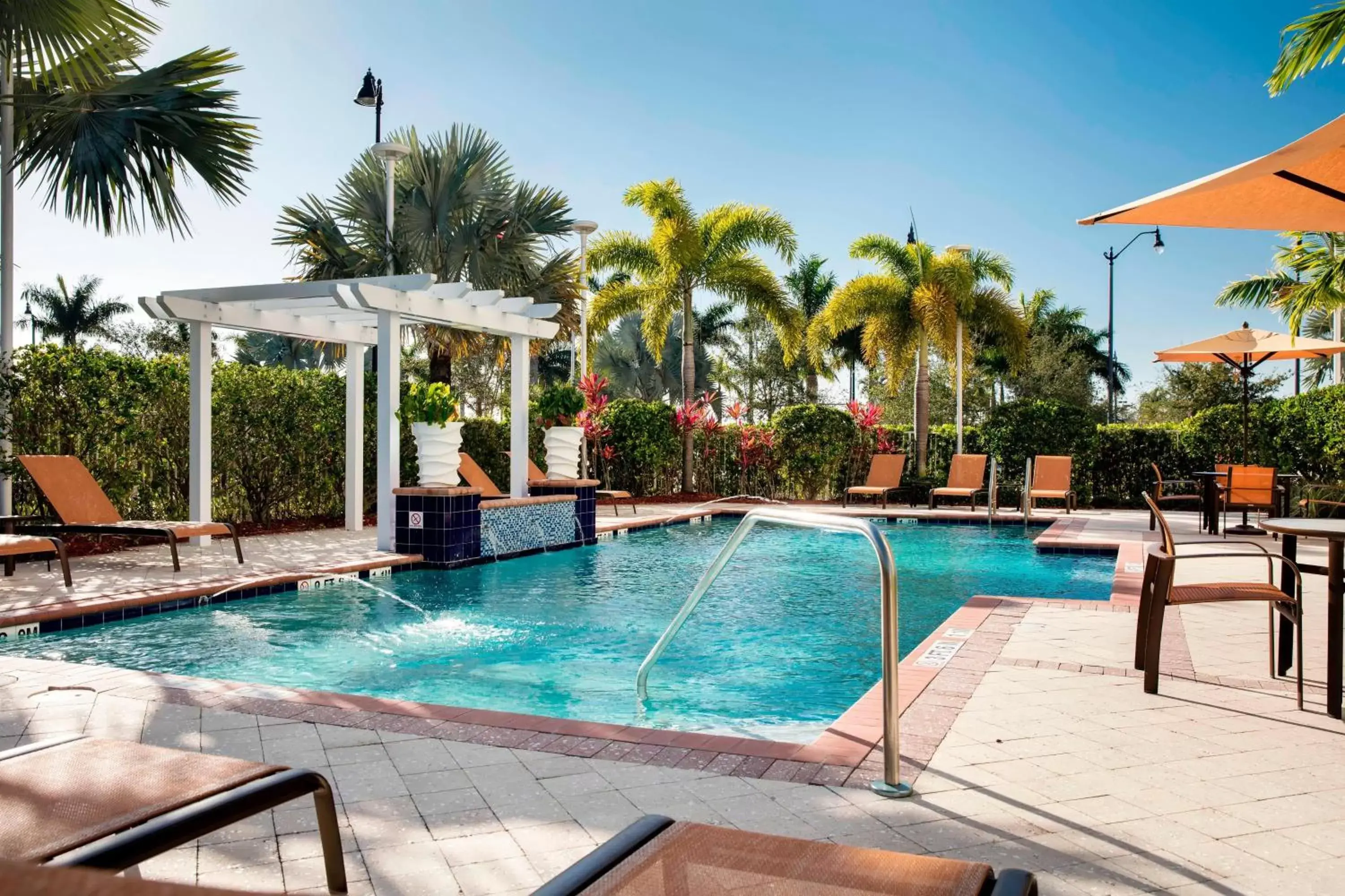 Swimming Pool in Courtyard by Marriott Miami Homestead
