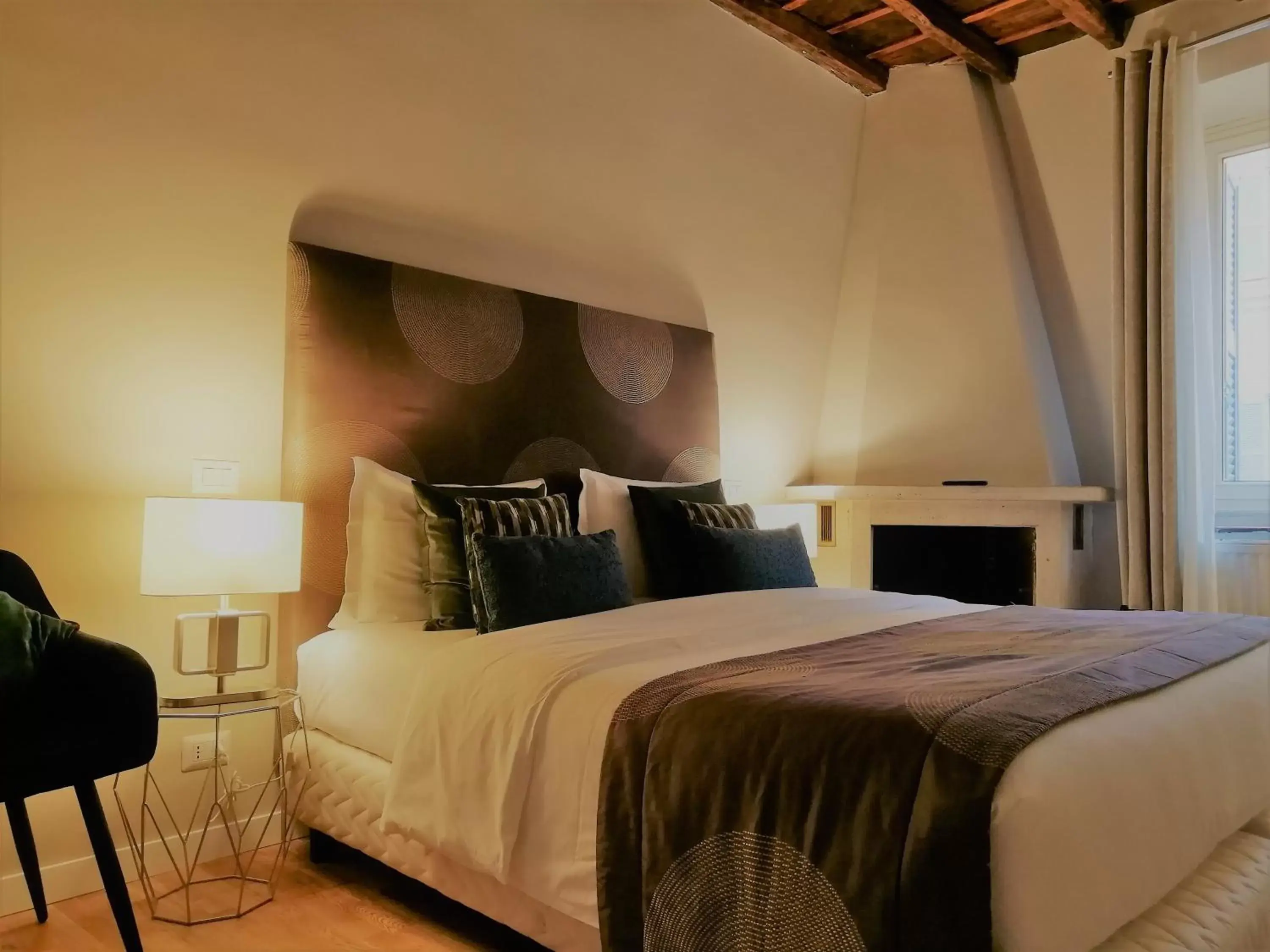 Photo of the whole room, Bed in Trevi Beau Boutique Hotel
