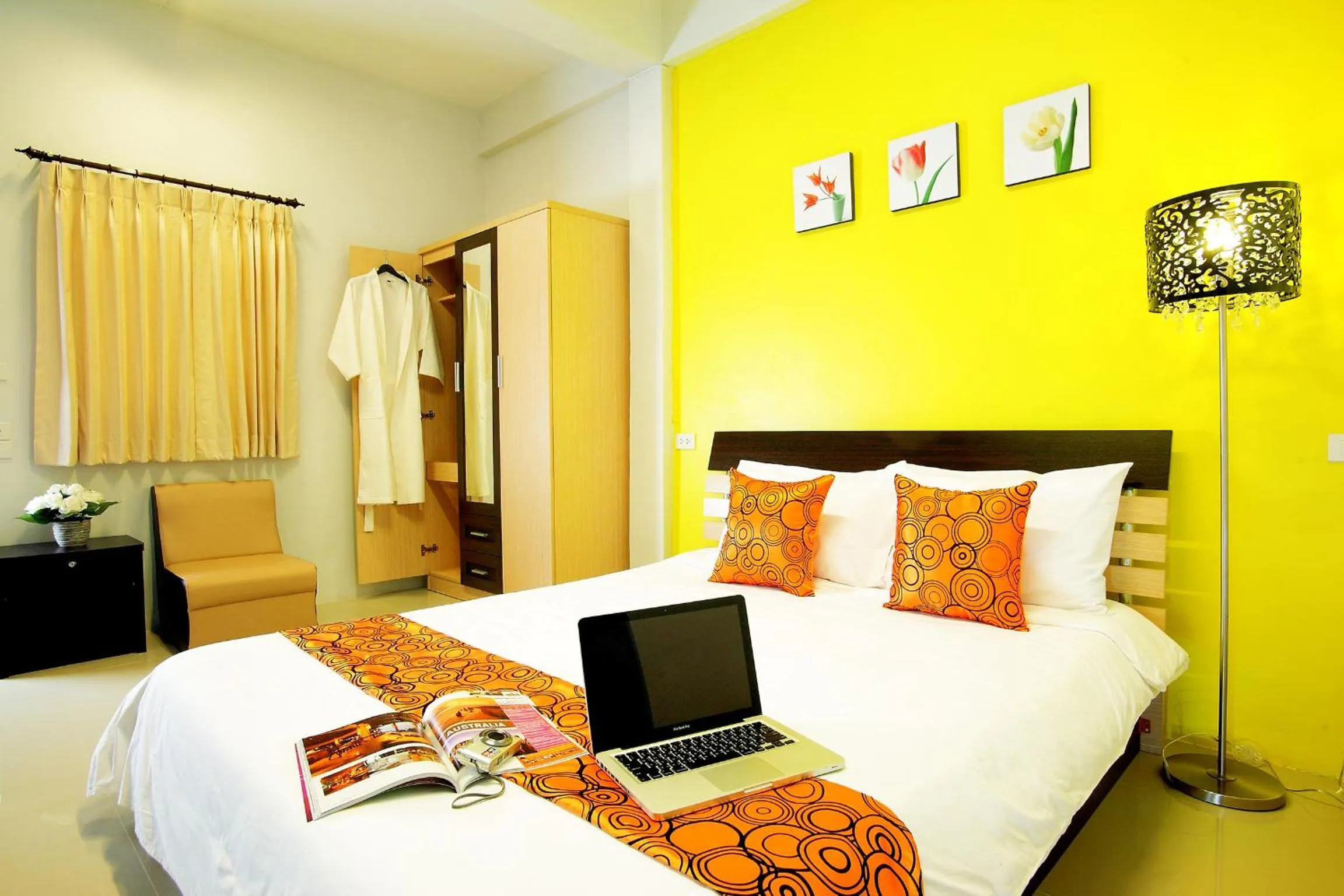 Bedroom, Bed in Smile Inn