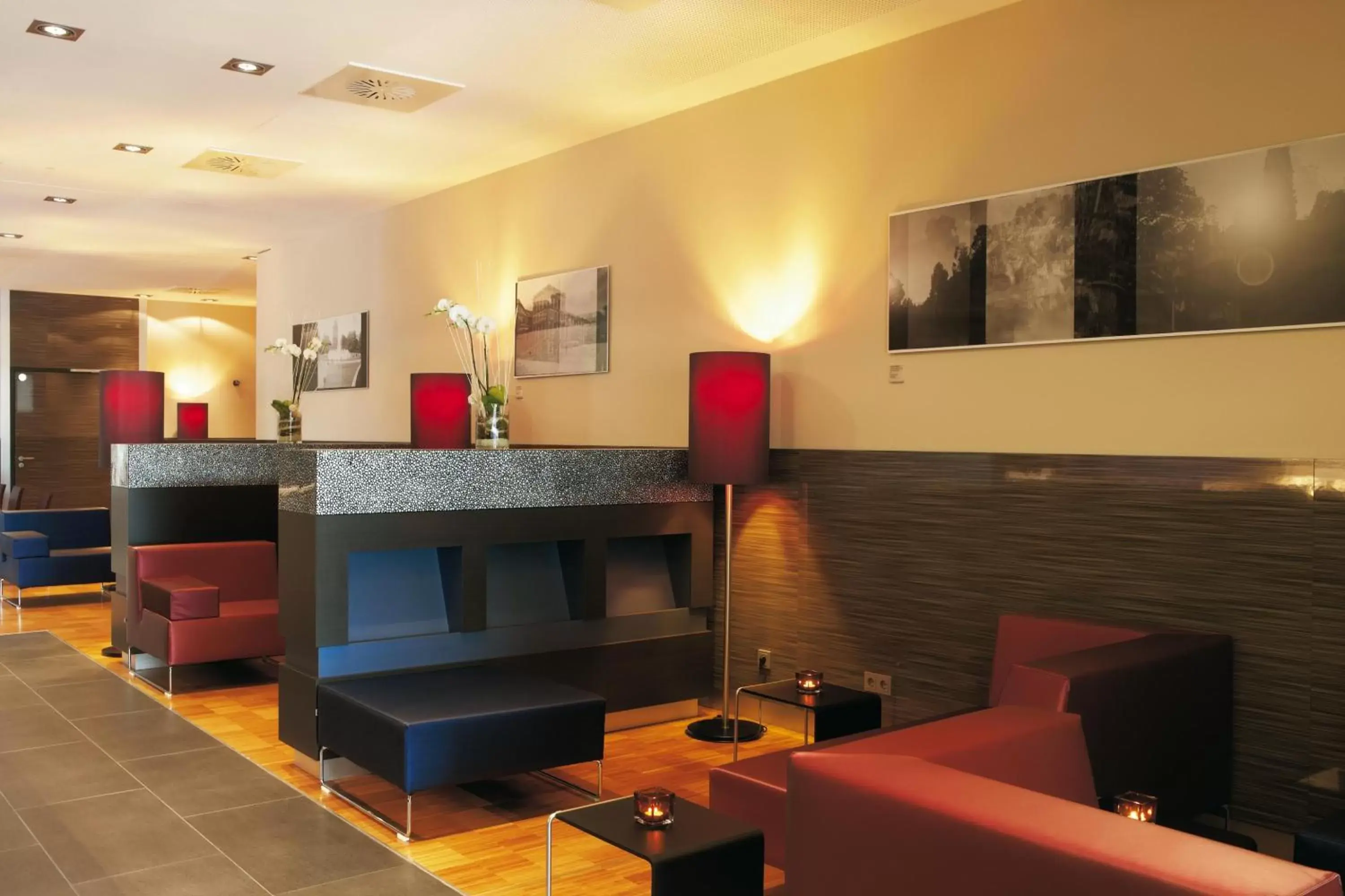 Restaurant/places to eat, Lounge/Bar in IntercityHotel Mannheim