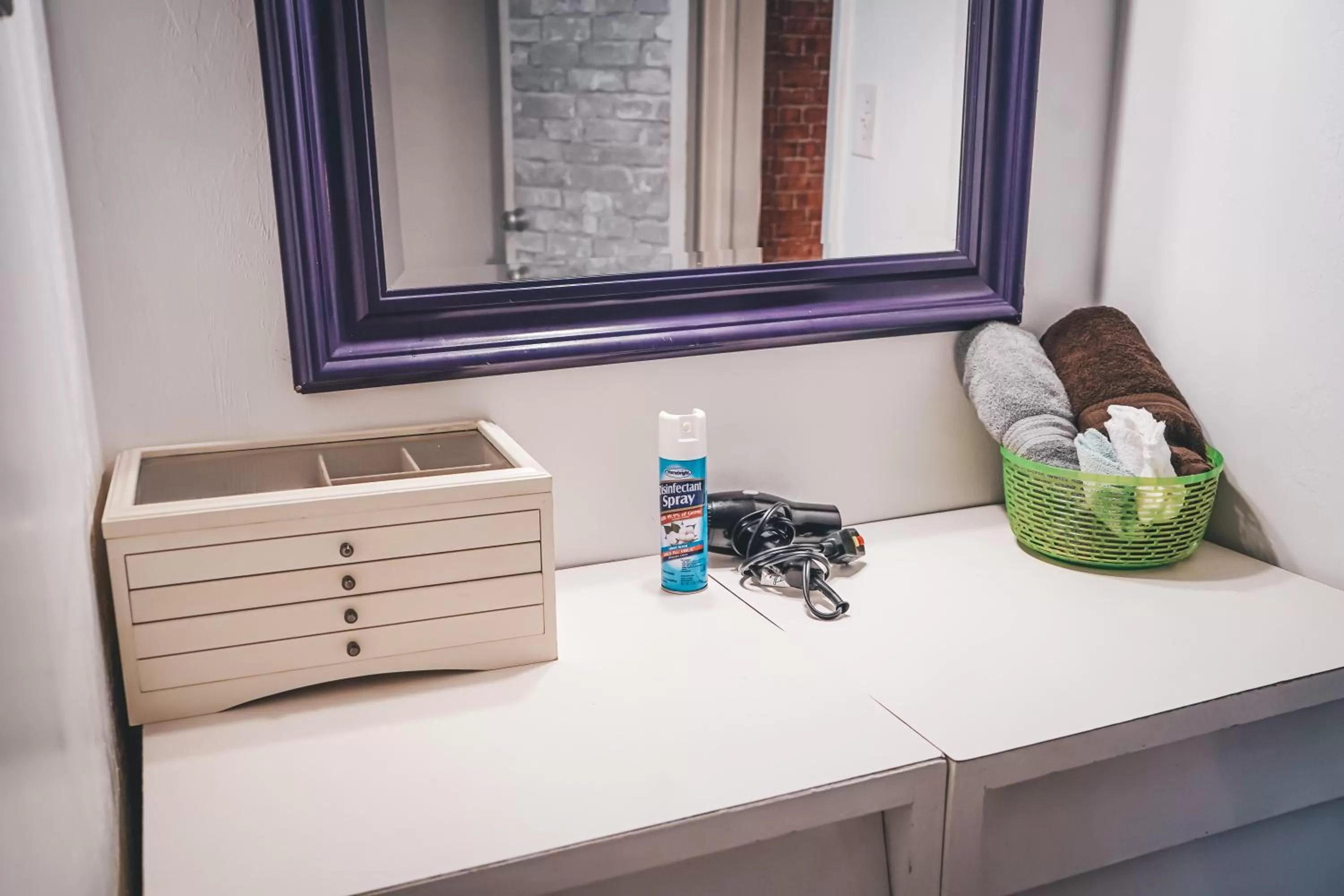 Living room in Hollywood Light Haven Lodge