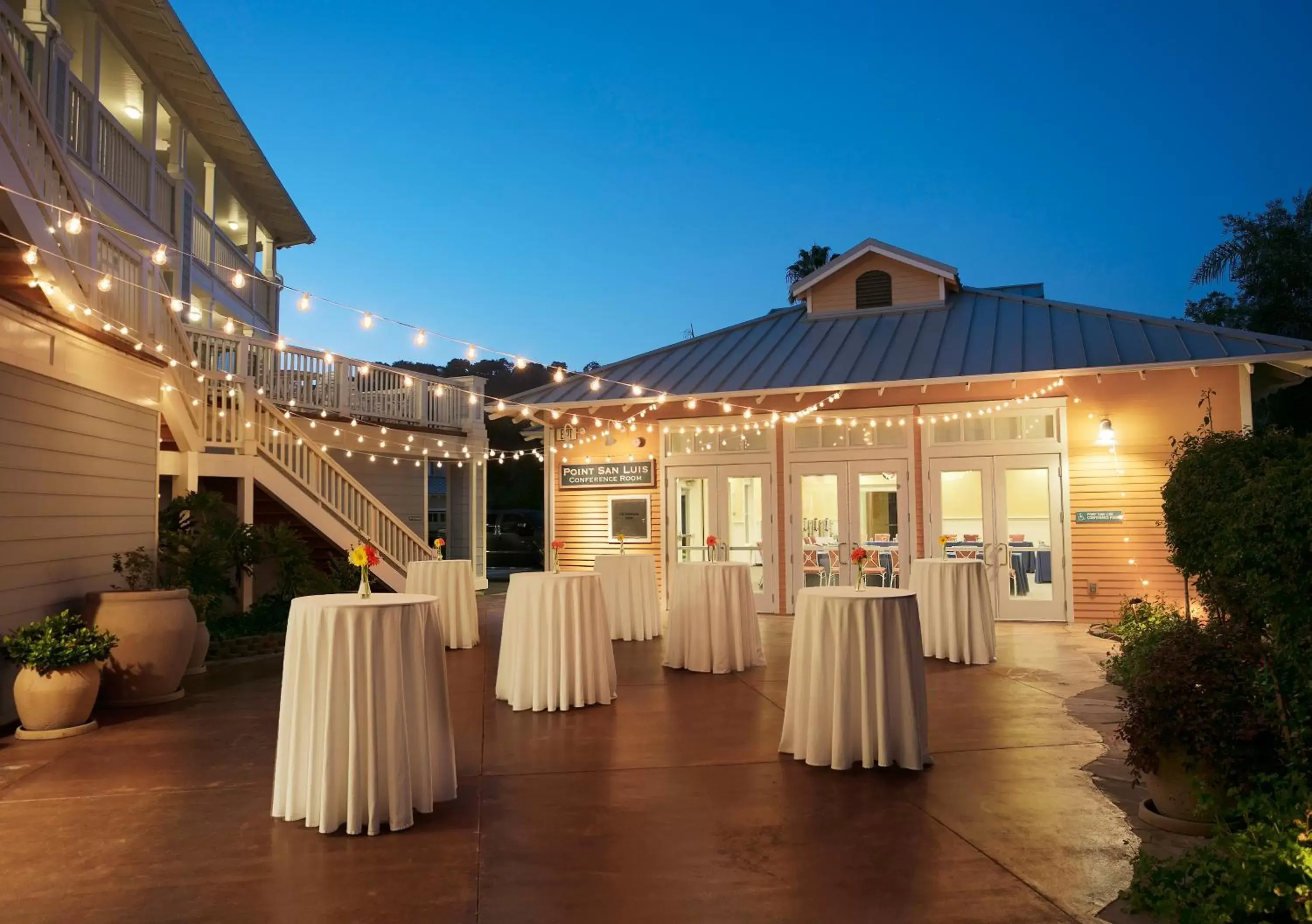 Banquet/Function facilities, Banquet Facilities in Avila Lighthouse Suites