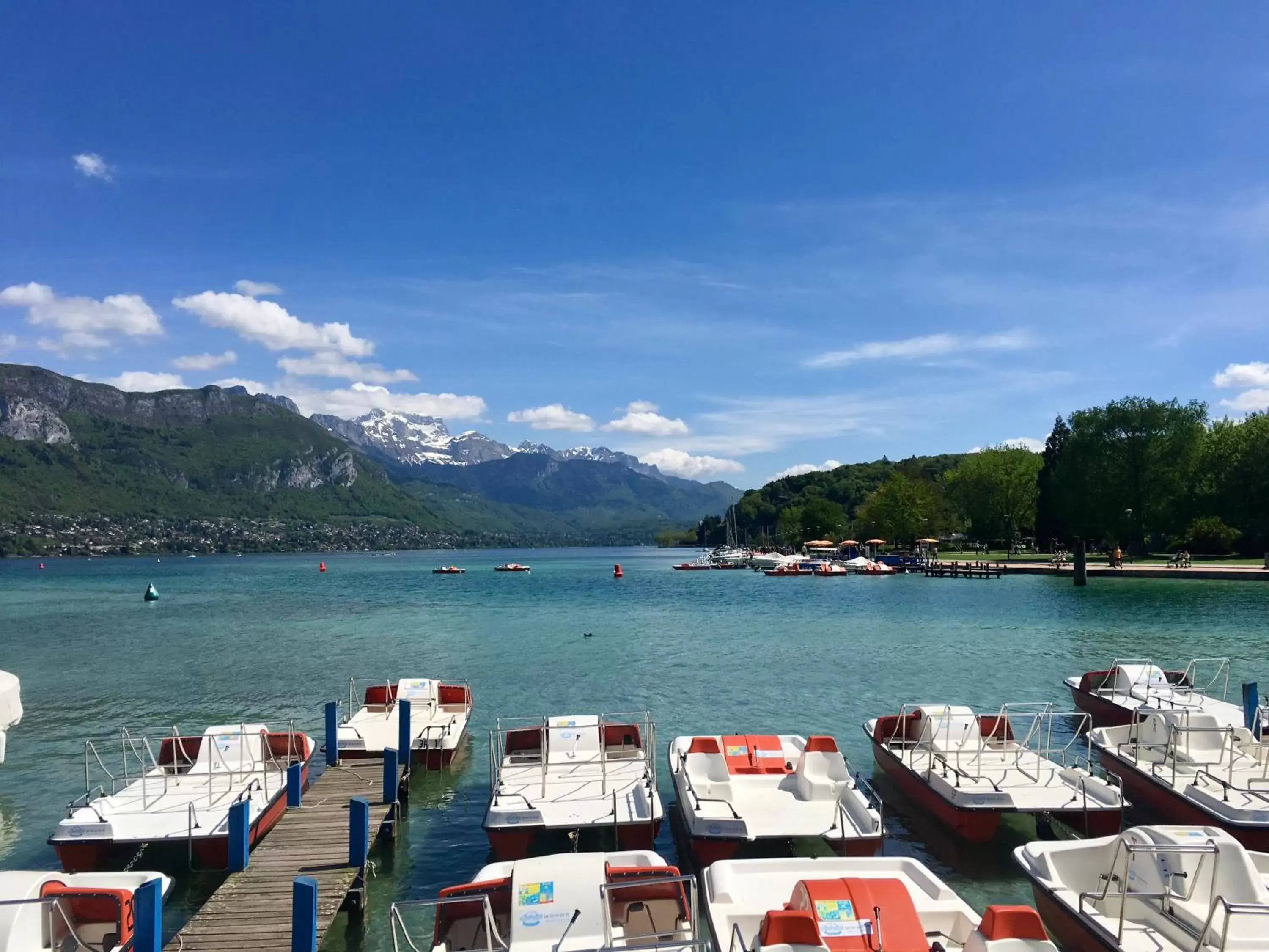 Beach in Best Western Plus Hotel Carlton Annecy