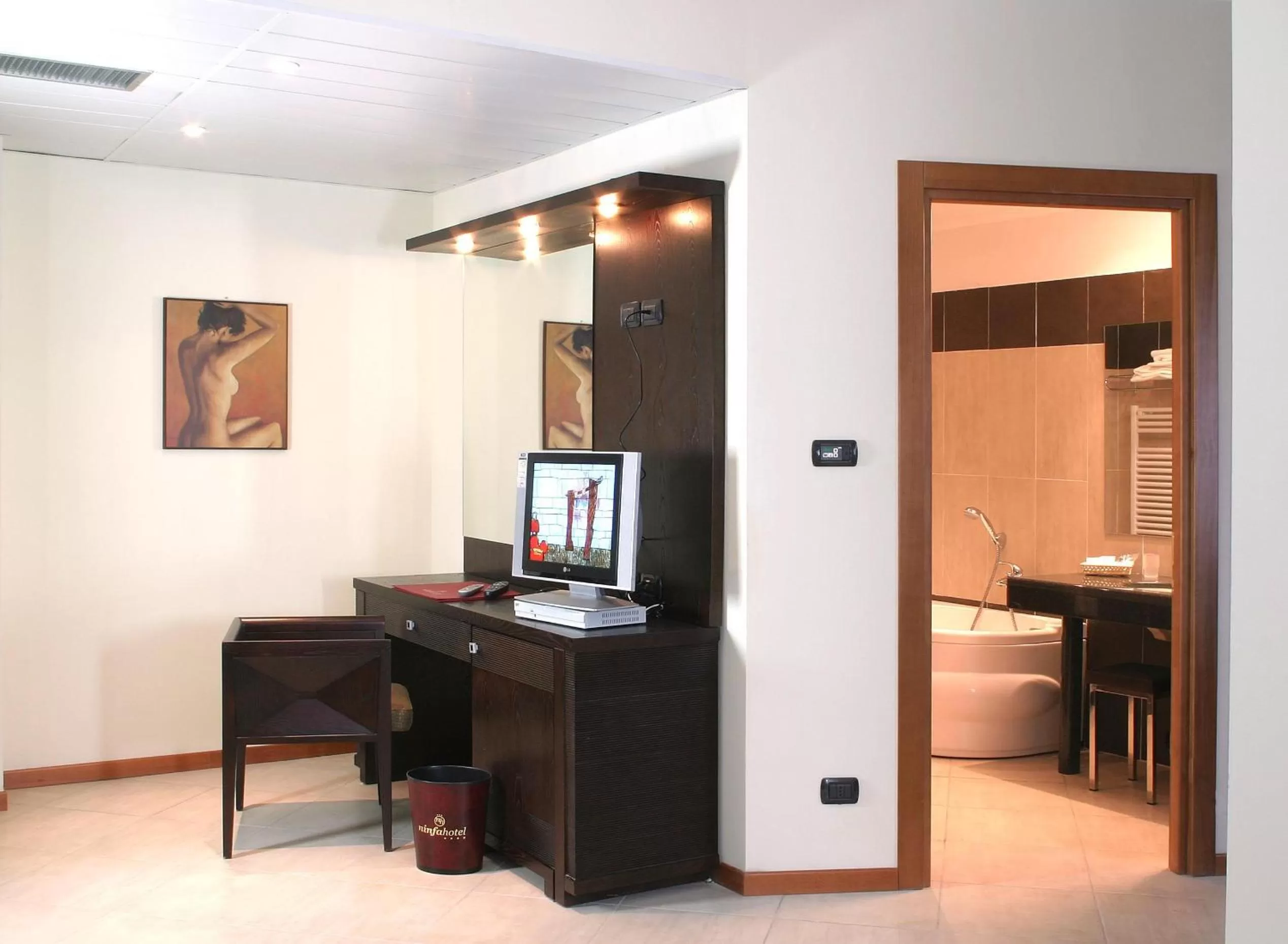 Decorative detail in Green Hotel Ninfa