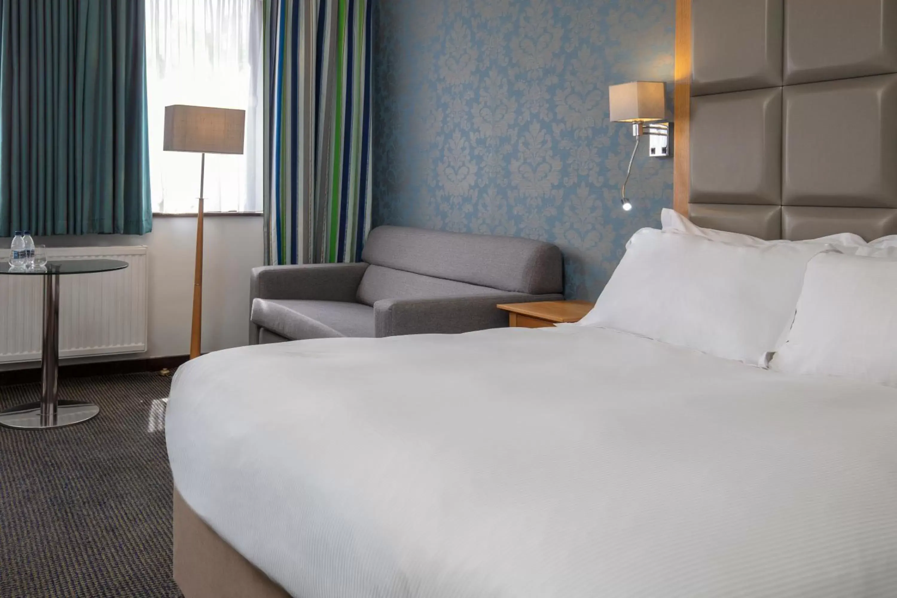 Bed in Stratford Manor Hotel