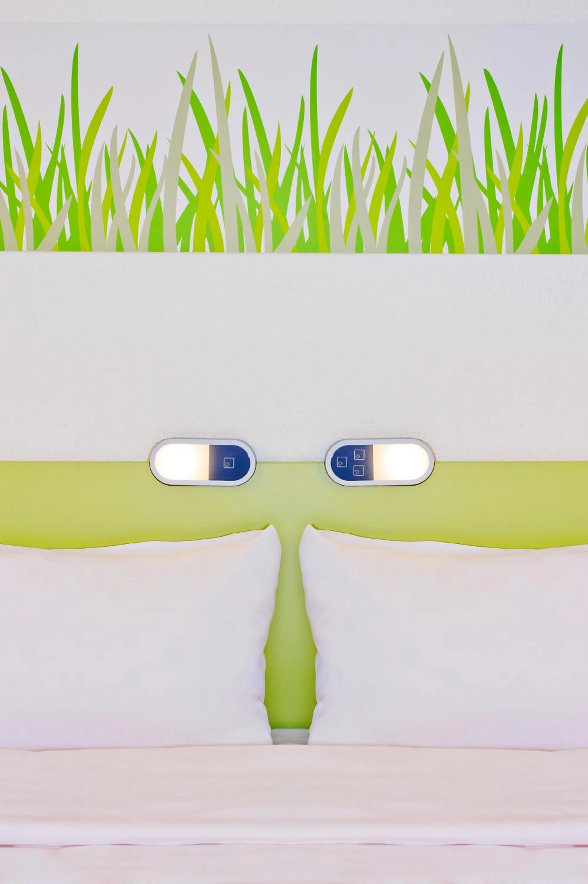 Bed in Hotel Inn Design Issoudun