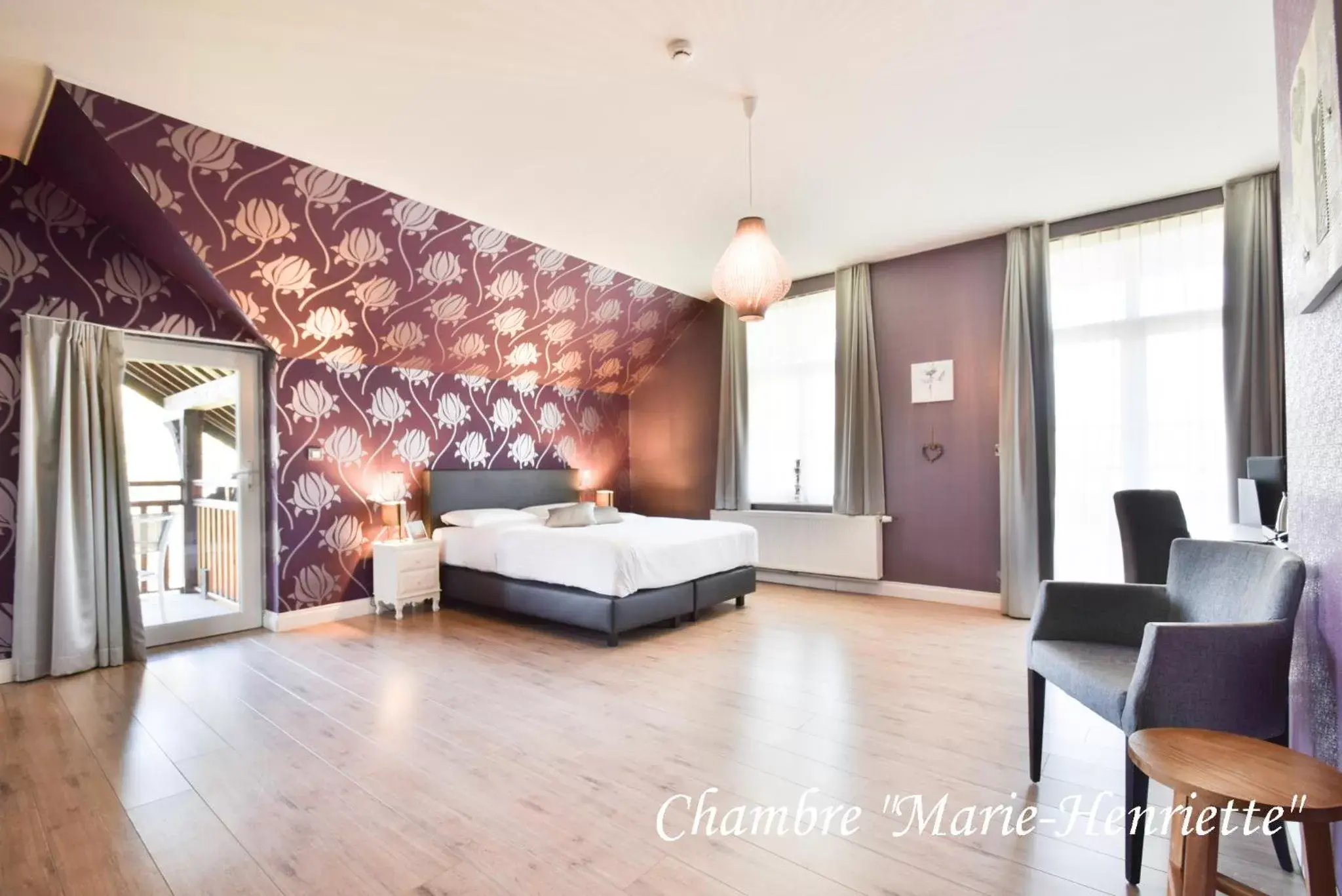 Deluxe Double Room in Hôtel l'Ecrin d'Ô Deluxe Double Room in Hôtel l'Ecrin d'Ô