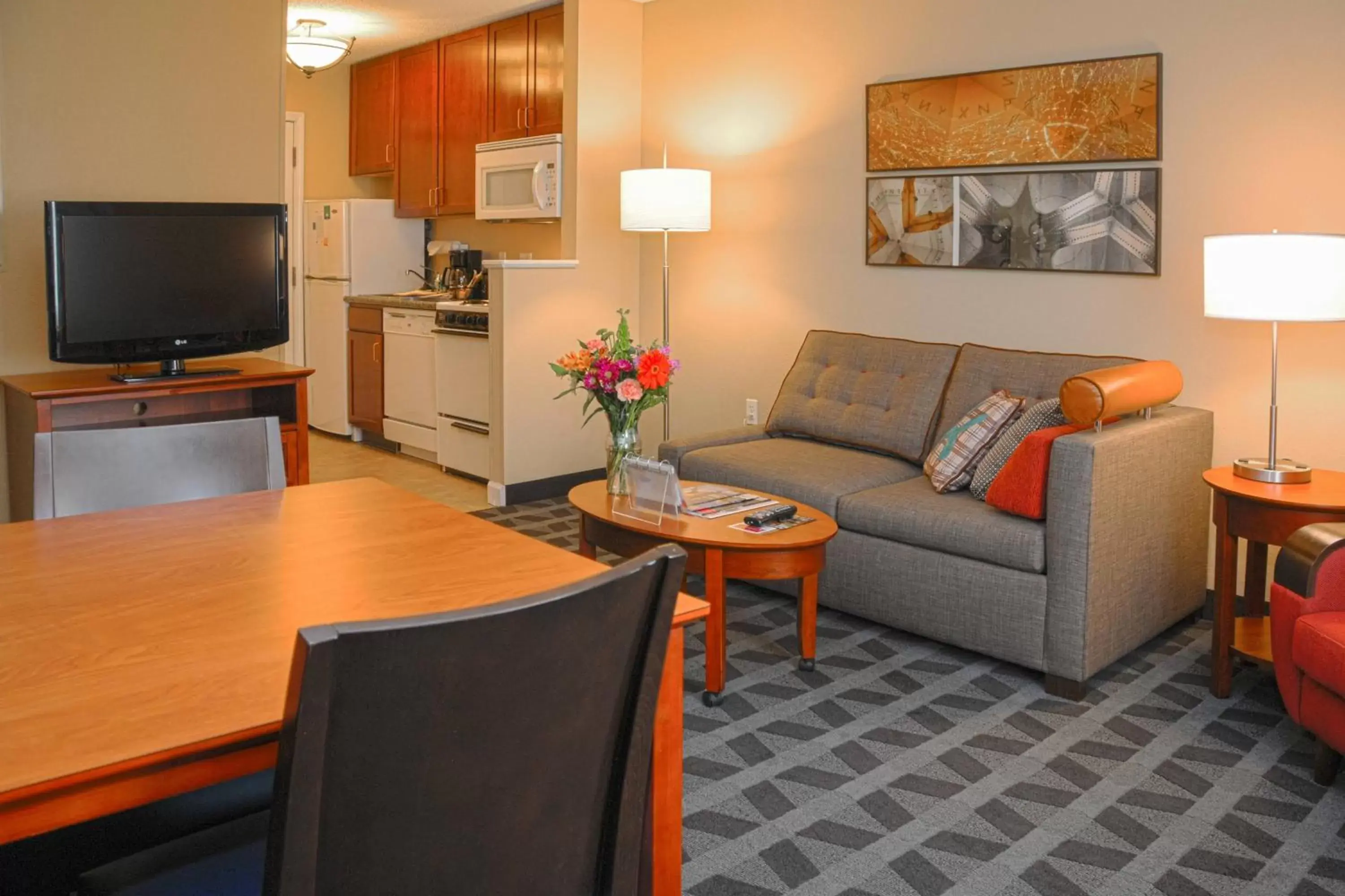 Photo of the whole room, TV/Entertainment Center in TownePlace Suites by Marriott Colorado Springs South