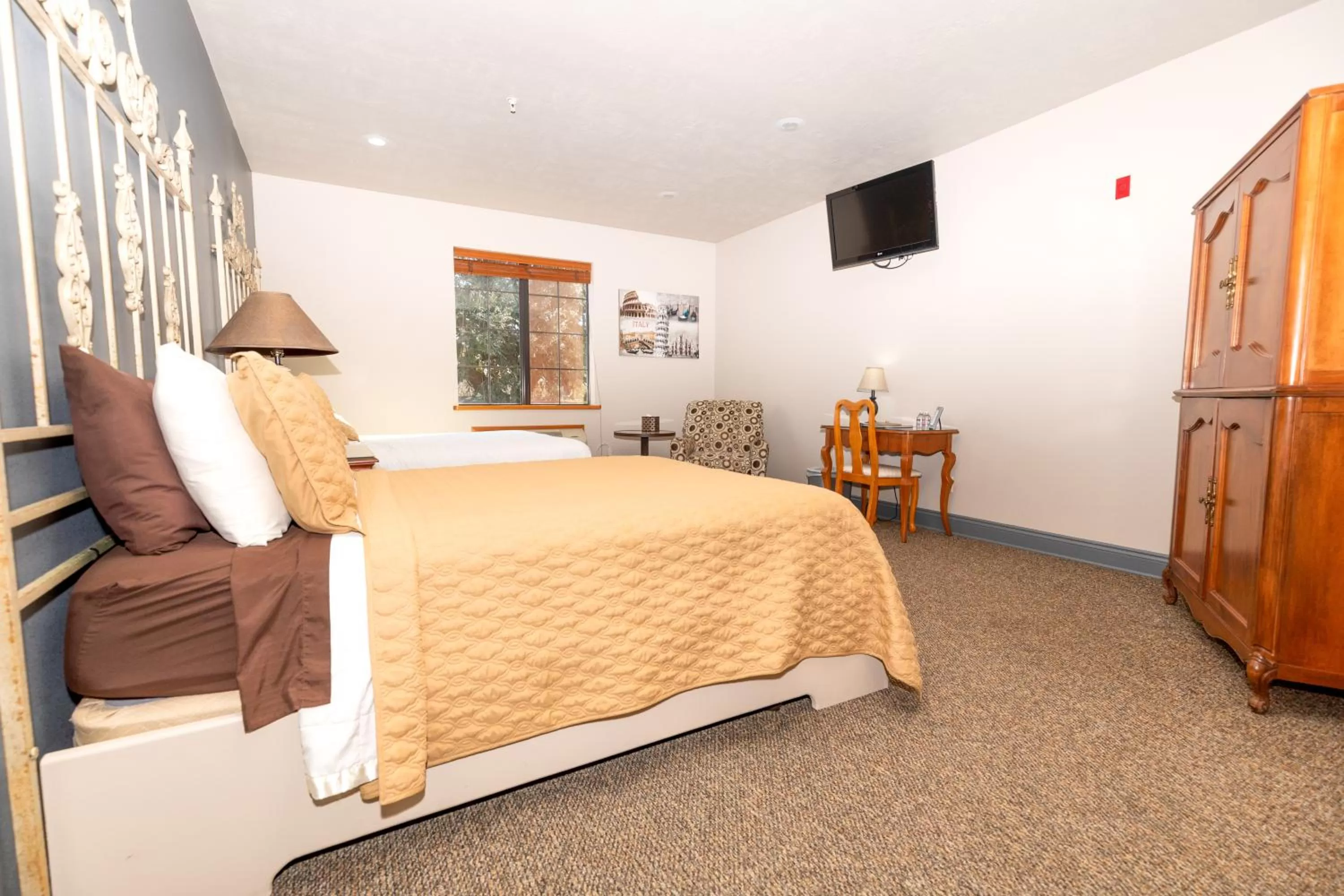 Bed in The Bank Hotel