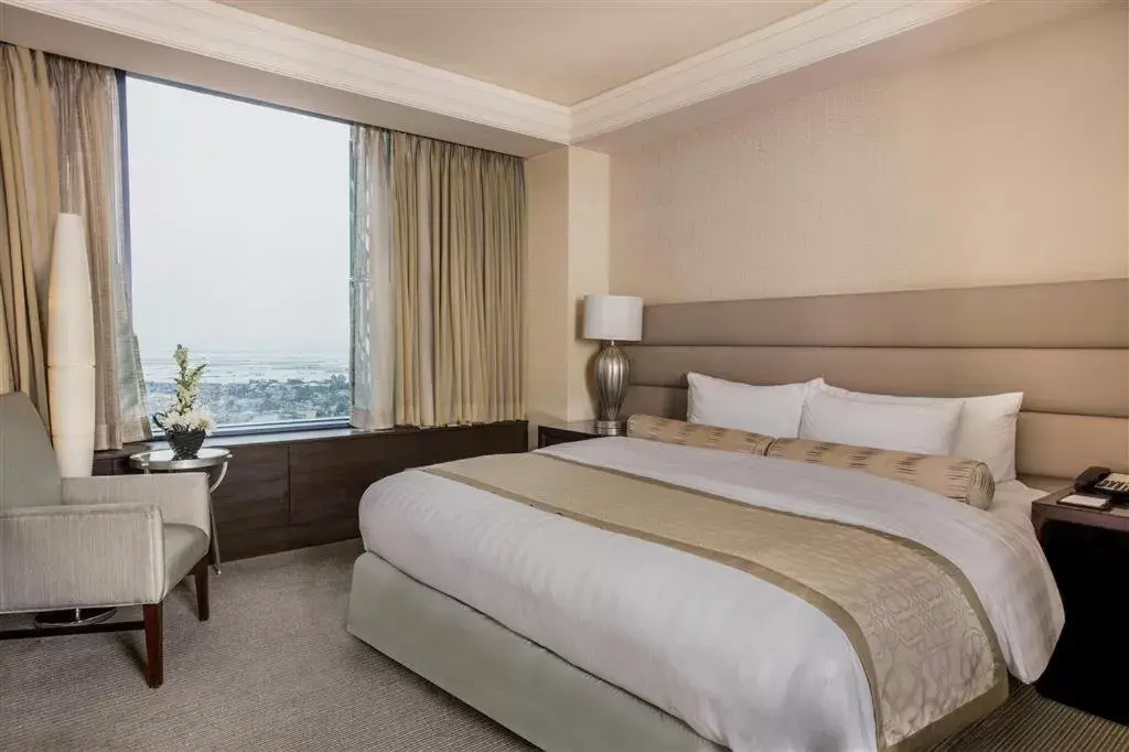 Bedroom, Bed in Crimson Hotel Filinvest City, Manila