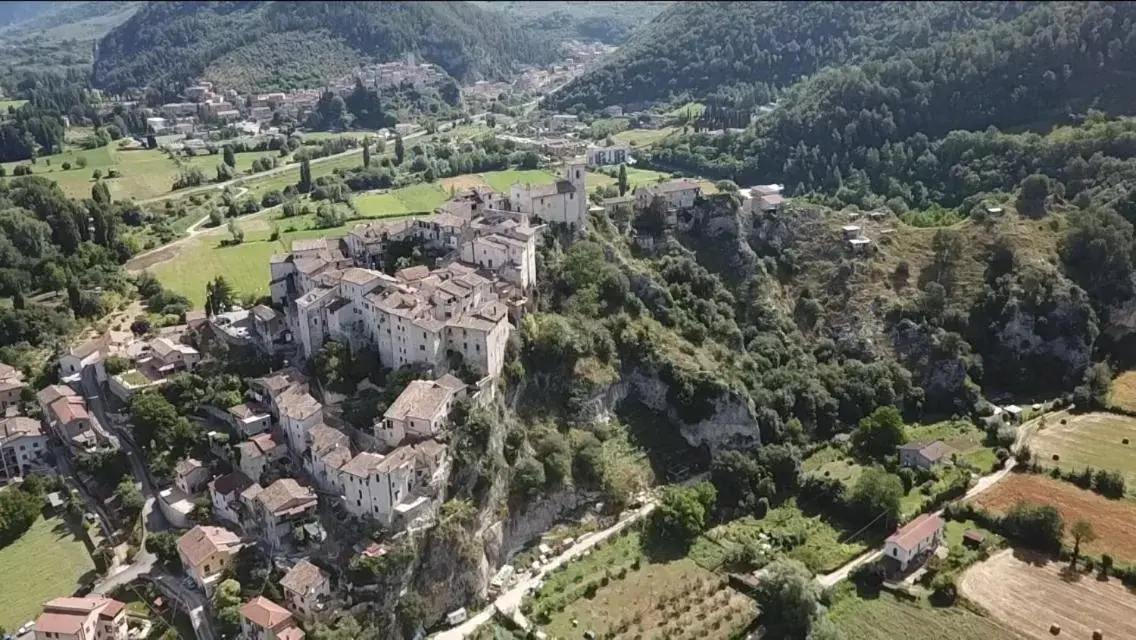 Neighbourhood, Bird's-eye View in Borgo San Valentino