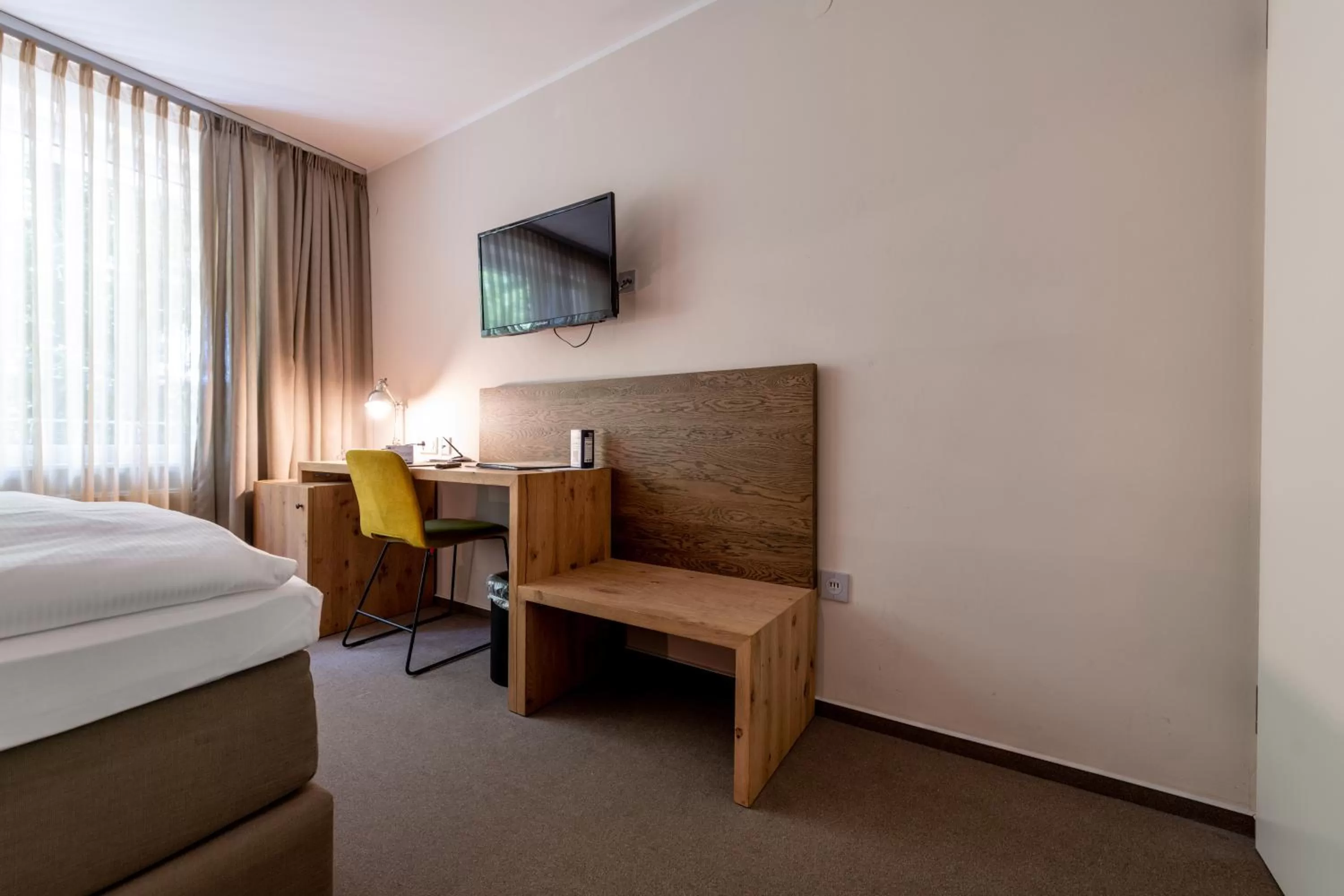 TV and multimedia, Bed in Art Hotel Aachen