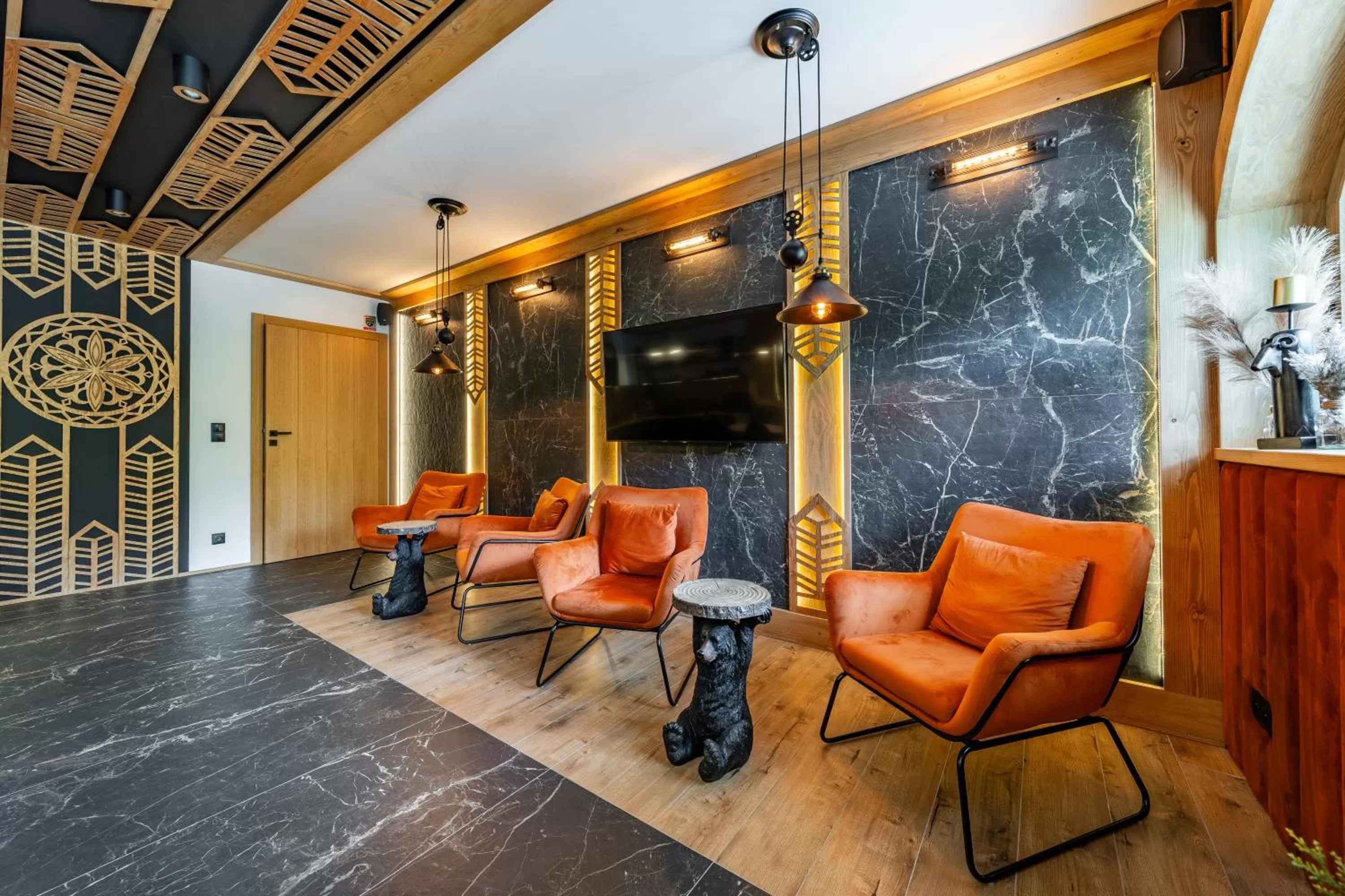 Communal lounge/ TV room in Rezydencja Górska Odkryj Zakopane