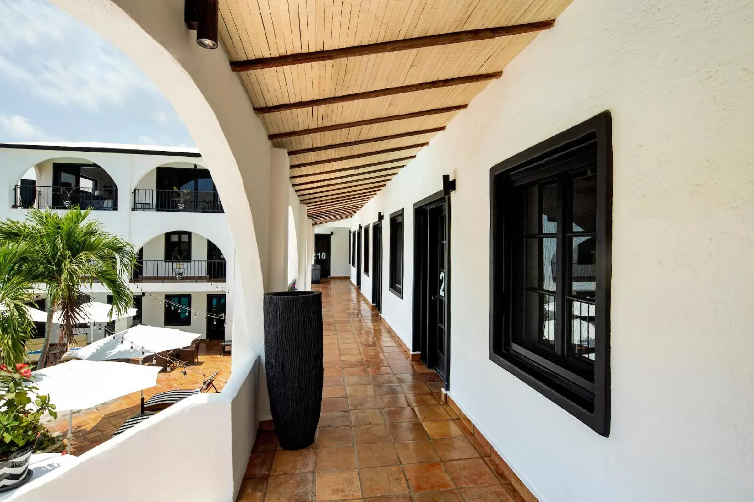 Patio, Balcony/Terrace in La Marina Inn