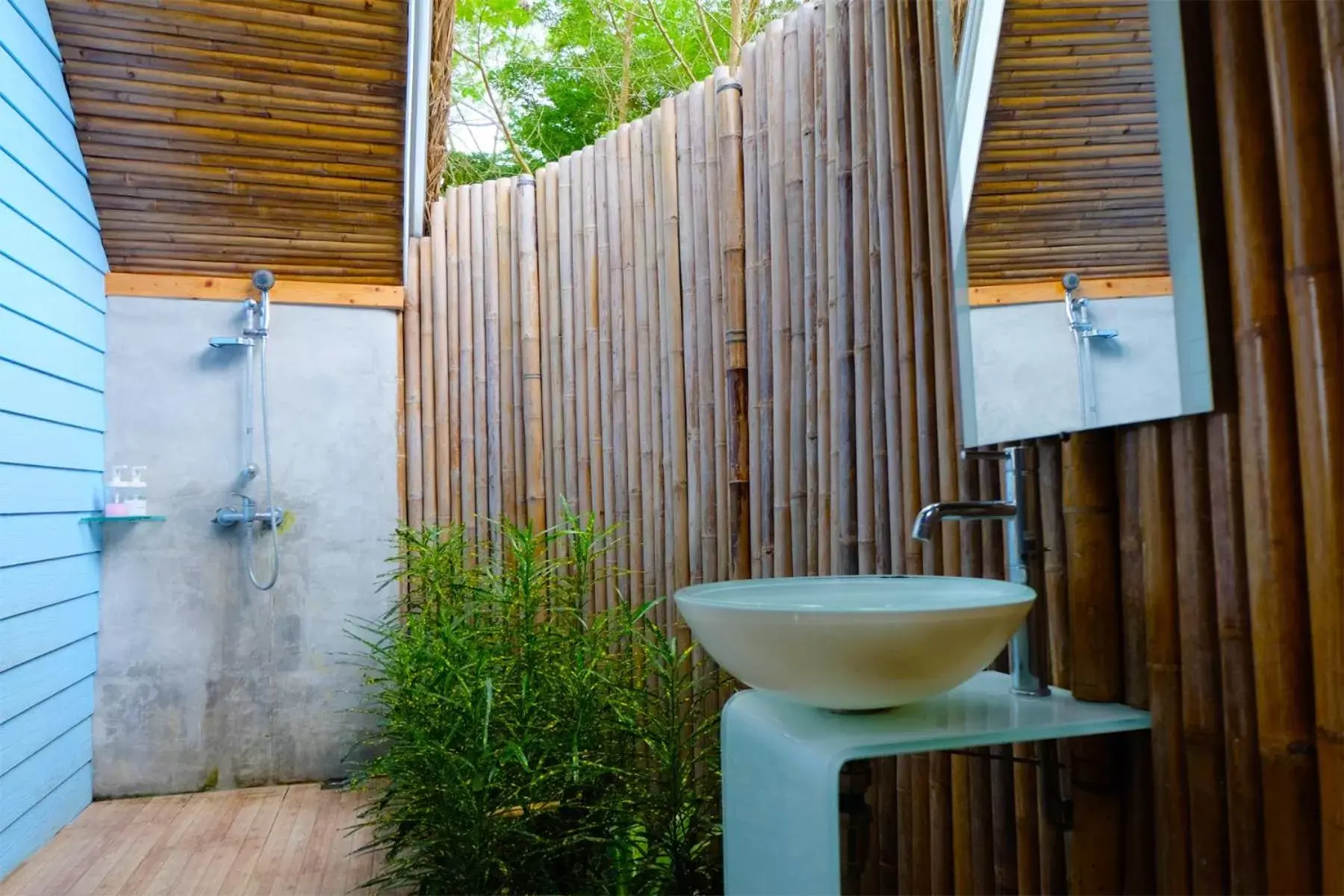 Bathroom in A-Na-Lay Resort Koh Kood