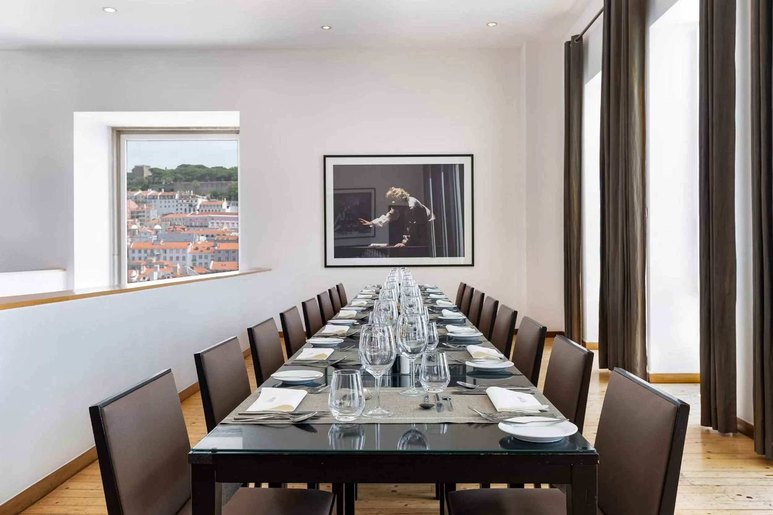 Restaurant/places to eat in Hotel do Chiado